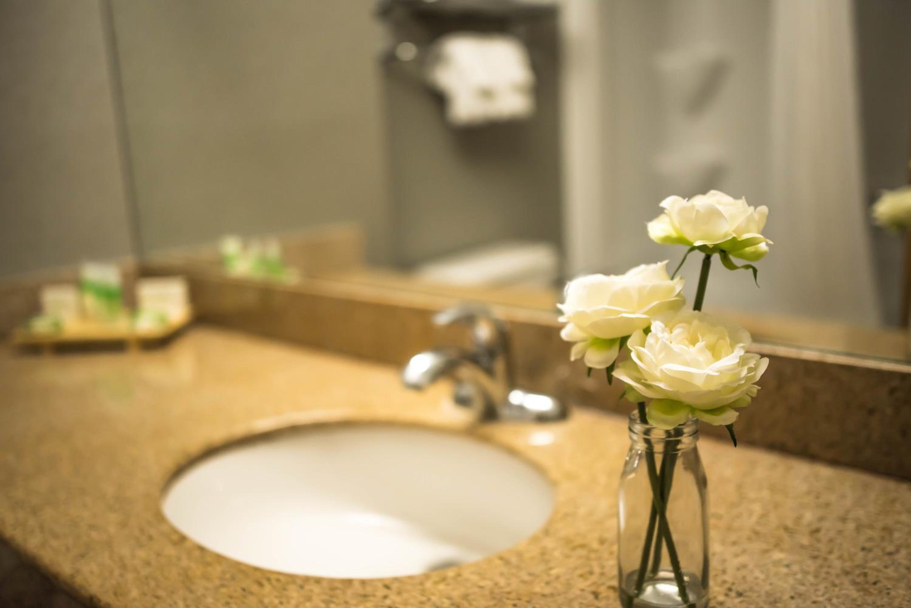 Cambridge Vacations - Cambridge Hotel and Conference Centre - Property Image 20