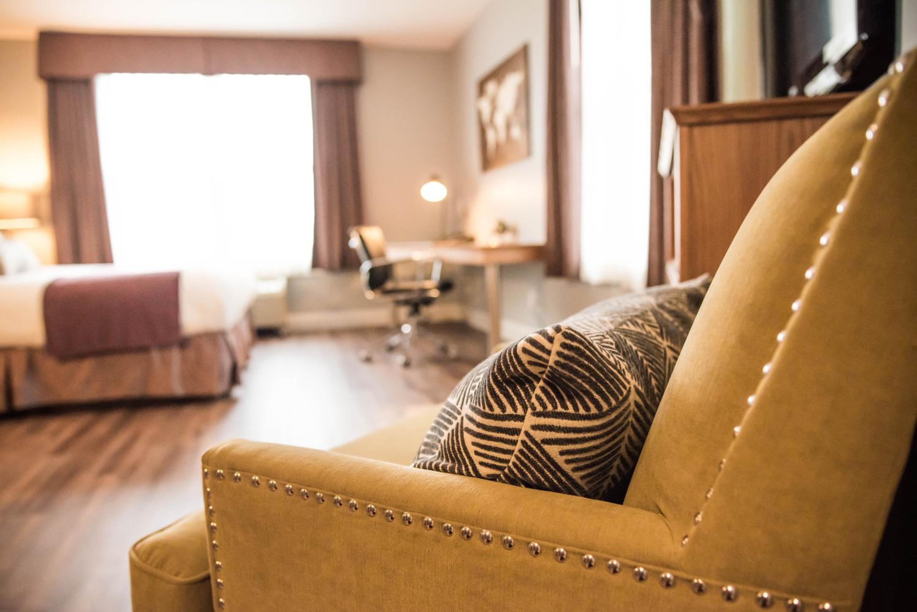 Cambridge Vacations - Cambridge Hotel and Conference Centre - Property Image 32