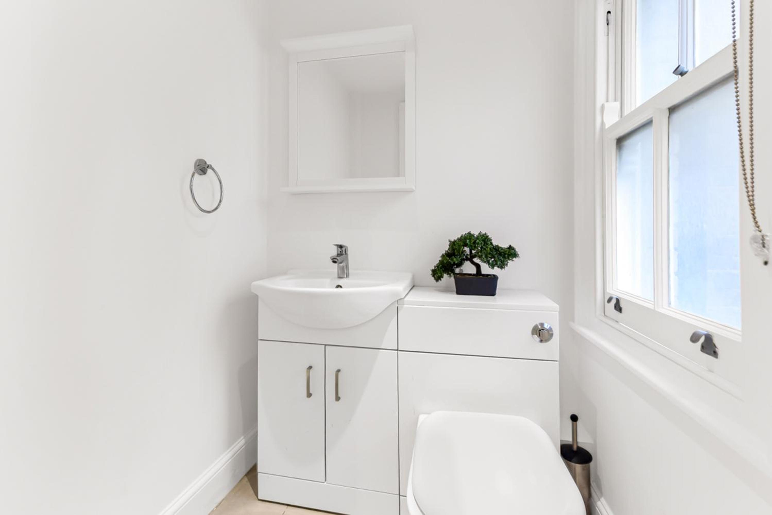 2 Bed House- Piccadilly