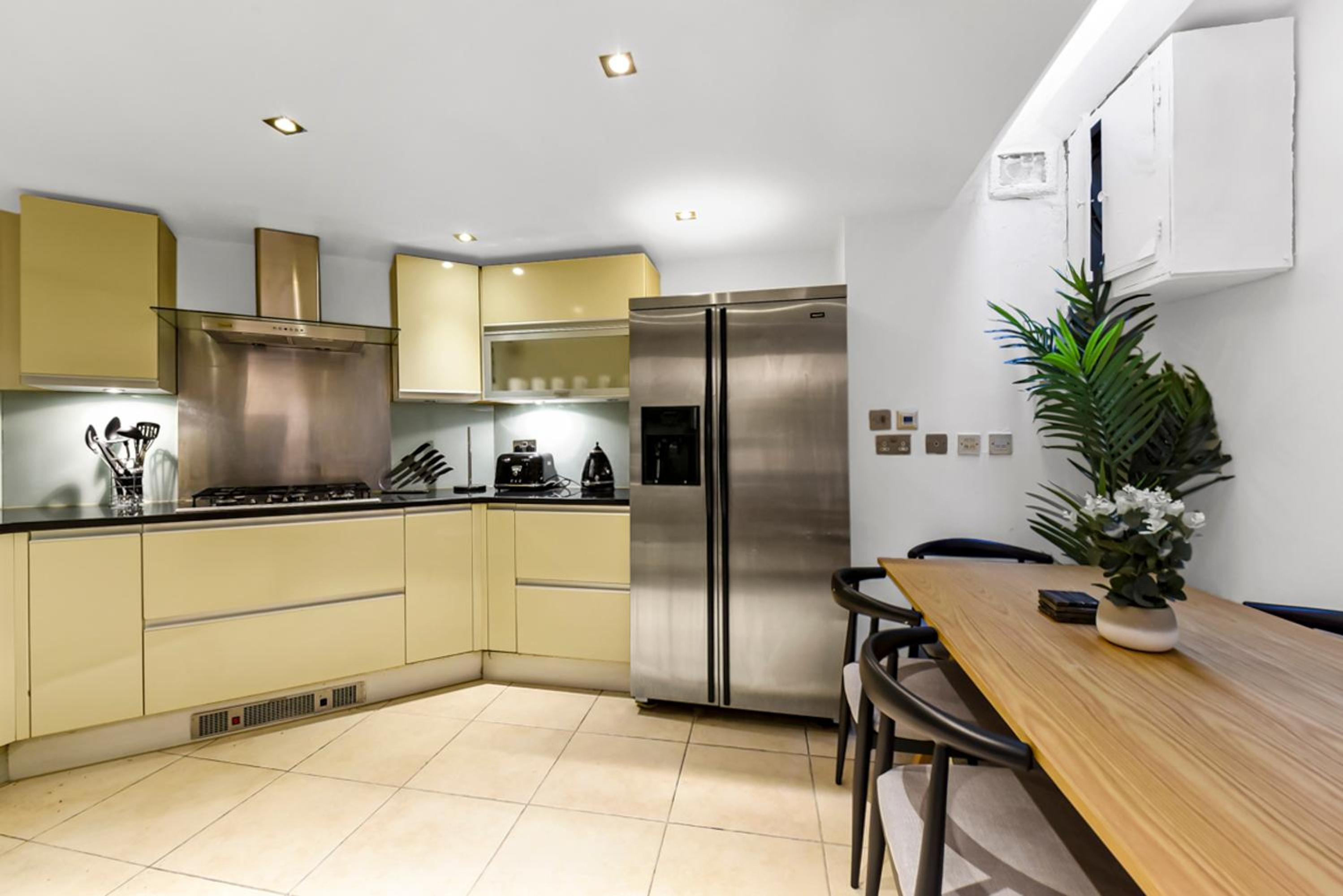 2 Bed House- Piccadilly
