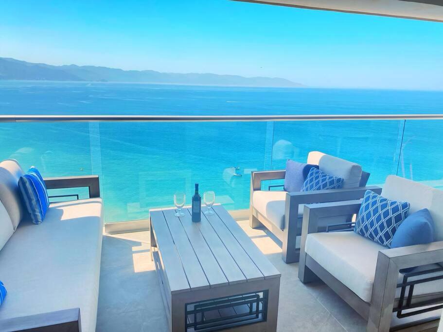 Harbor 171 with Amazing View of the Ocean, Beach and Pool