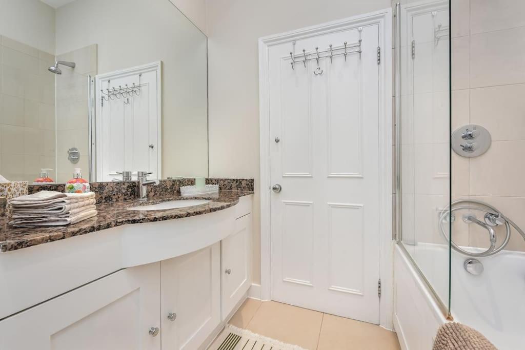 Chelsea London 2BR Maisonette view 4