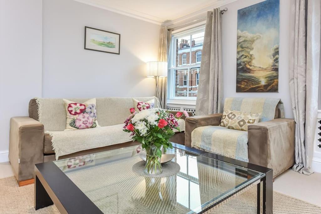 Chelsea London 2BR Maisonette view 5