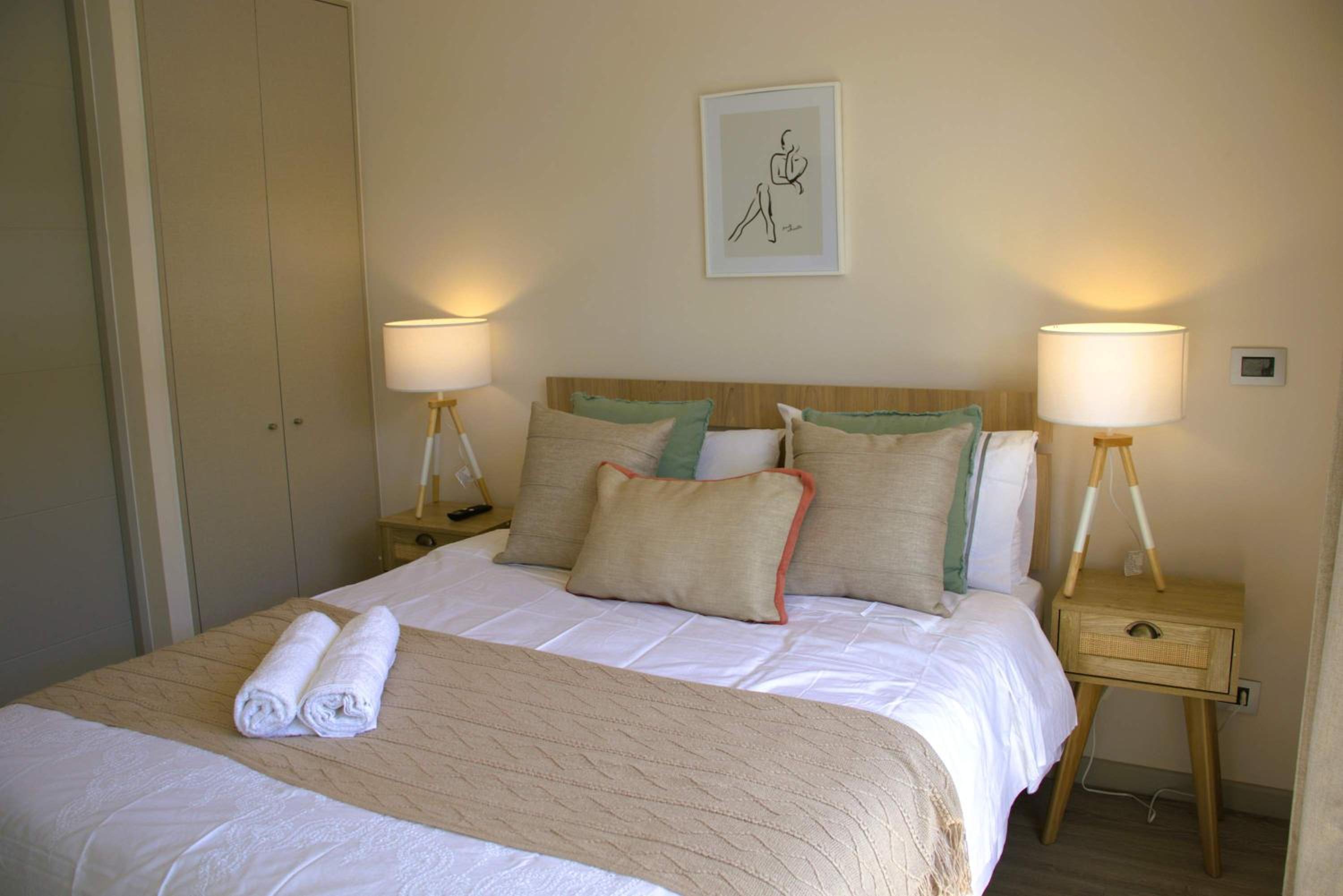 HOM I Wifi con Estacionamiento, Aire Acondicionado, Gimnasio y Piscina b309