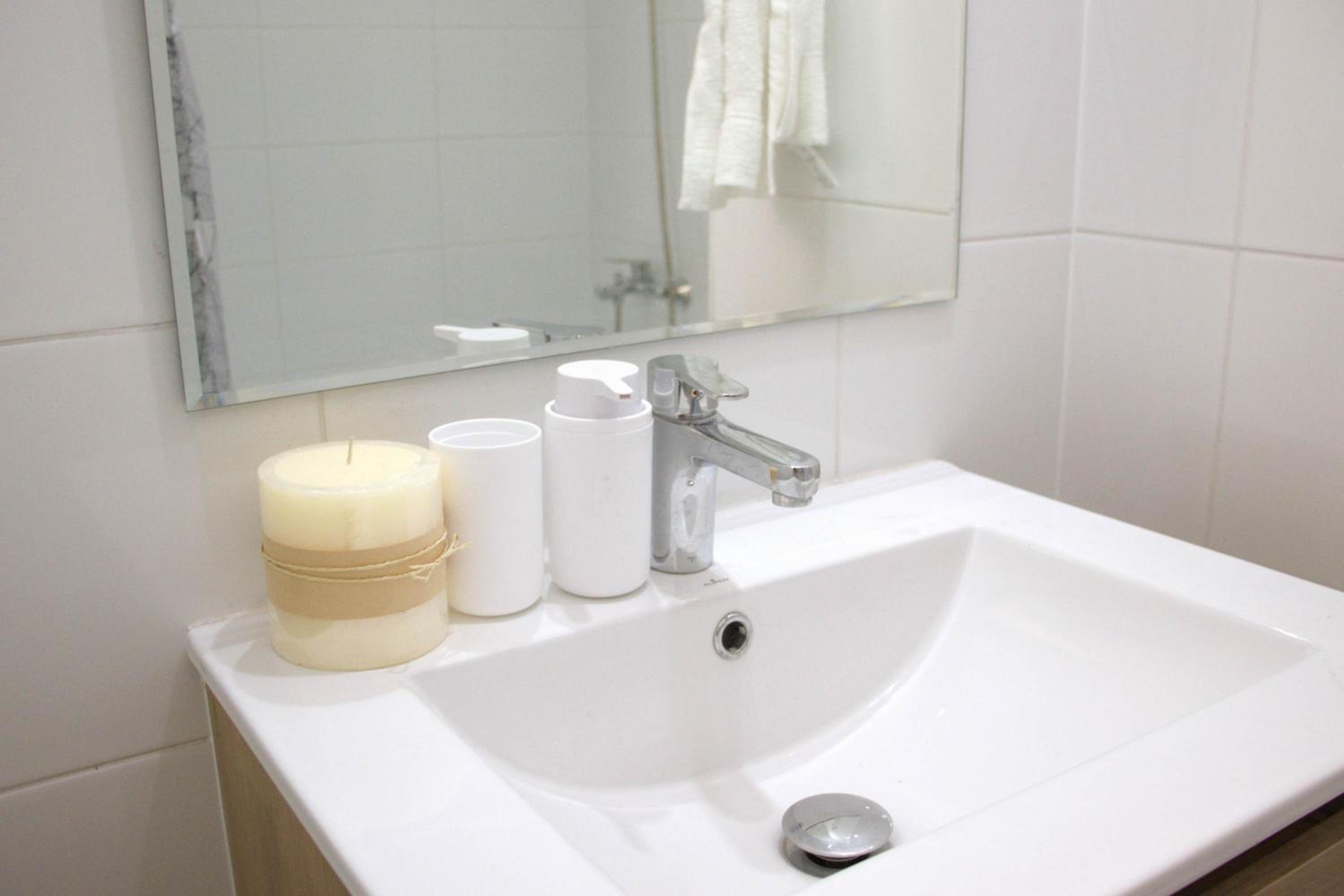 HOM I Wifi con Estacionamiento, Aire Acondicionado, Gimnasio y Piscina b309