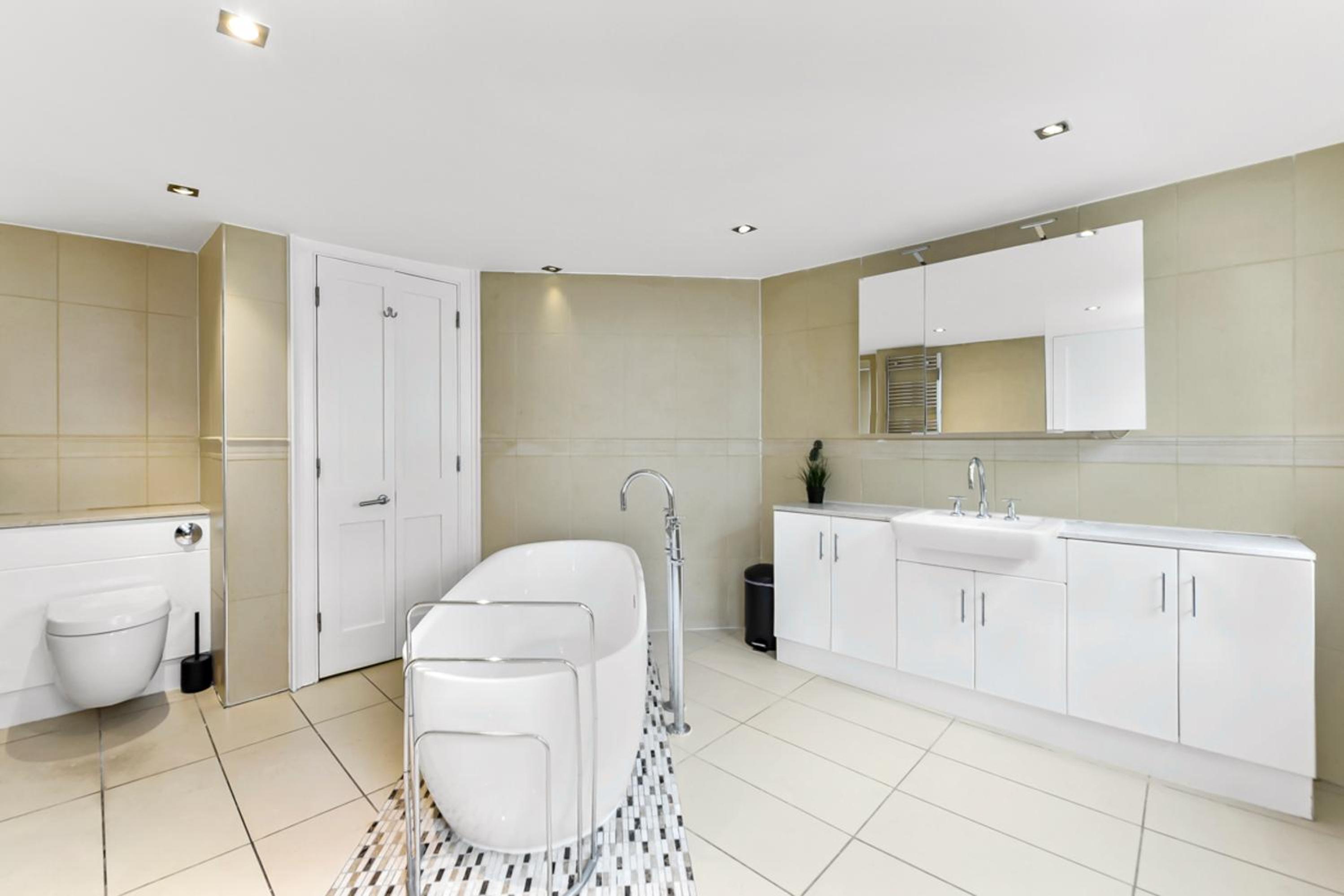 2 Bed House- Piccadilly