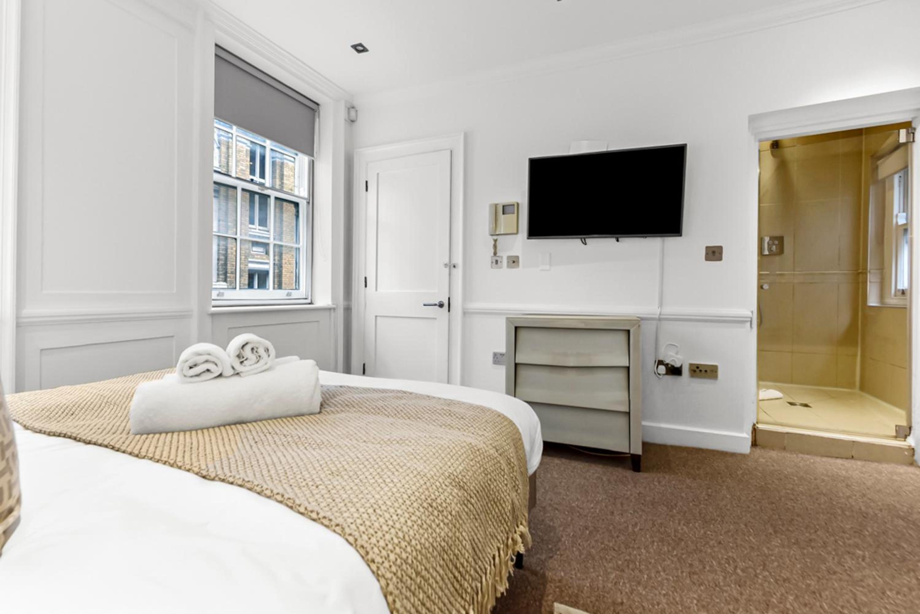 2 Bed House- Piccadilly