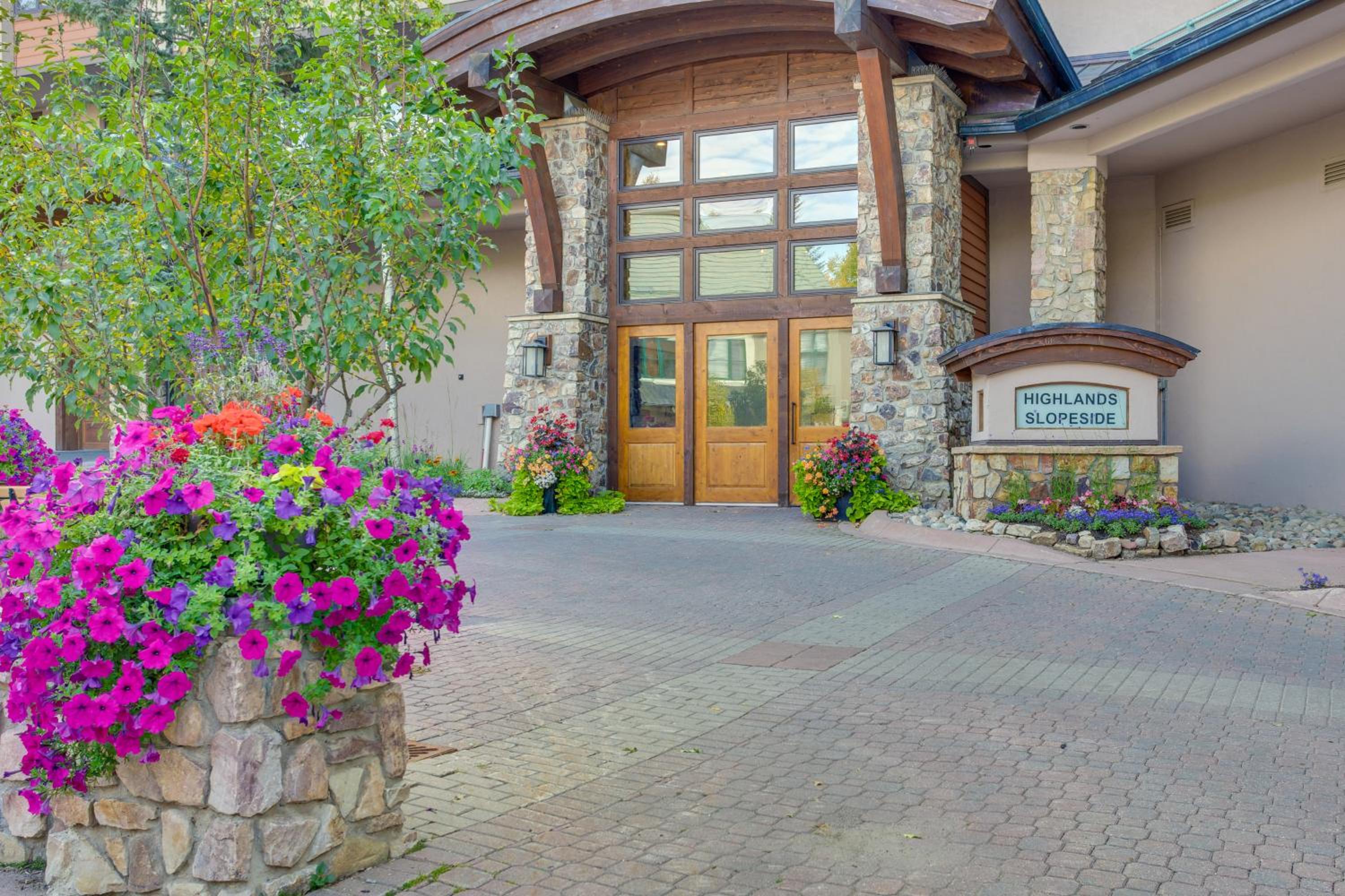 Luxury True Ski-InandSki-Out Beaver Creek Apartment!