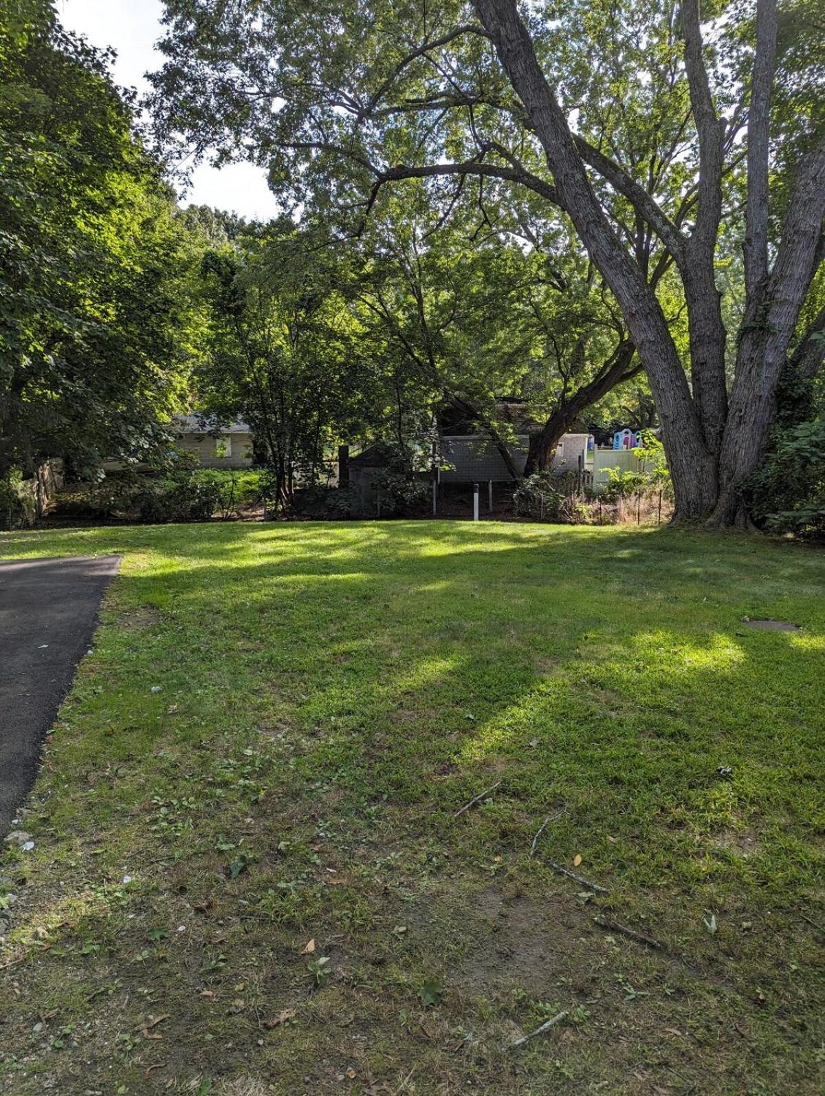 Boston Vacations - Comfortable 3 Bed Apt in Quiet Neighborhood - Property Image 2