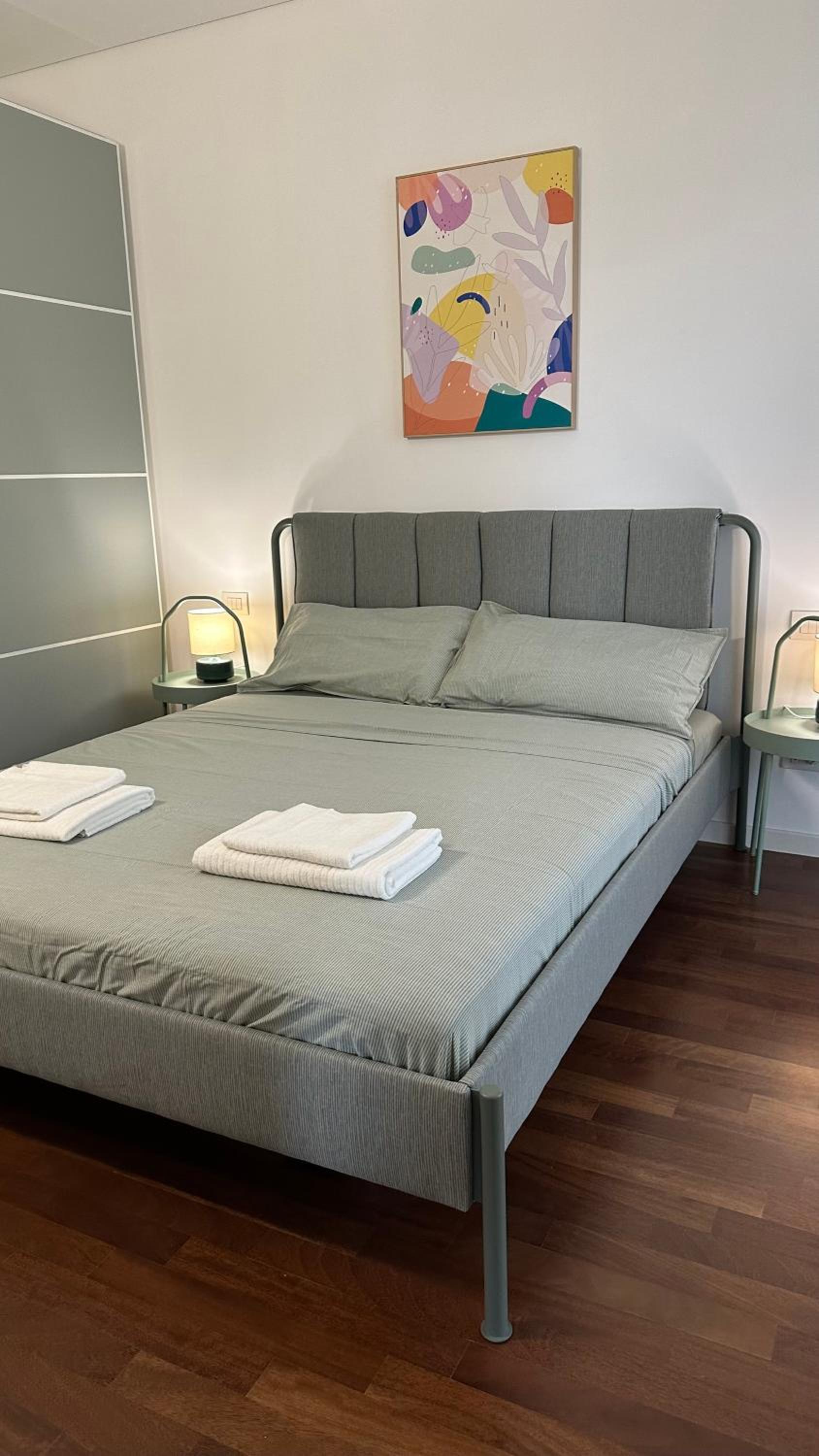 GIAX Tower Premium Modern Milanese Flat with Gym Pool view & Box