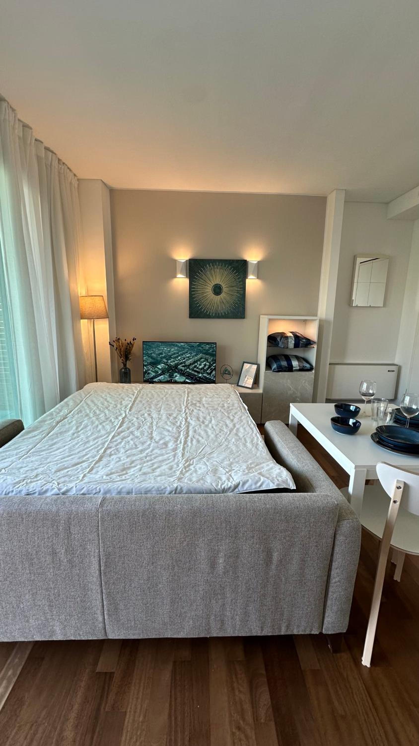 GIAX Tower Premium Modern Milanese Flat with Gym Pool view & Box