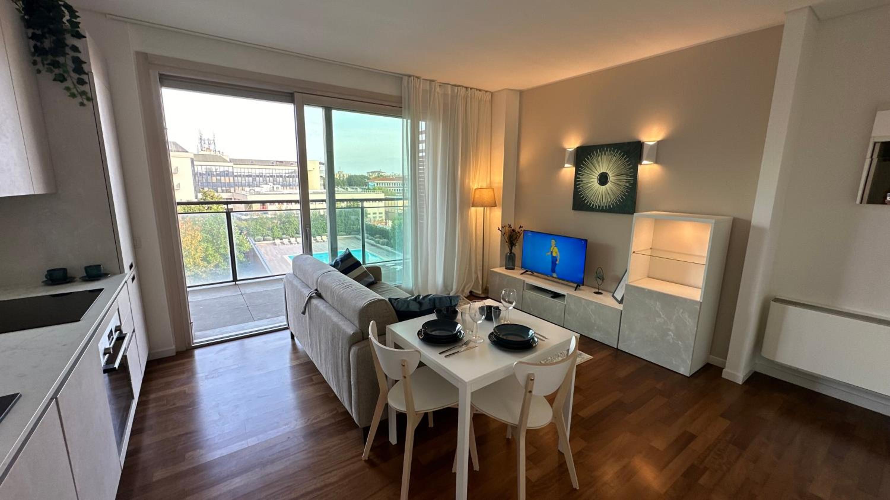 GIAX Tower Premium Modern Milanese Flat with Gym Pool view & Box