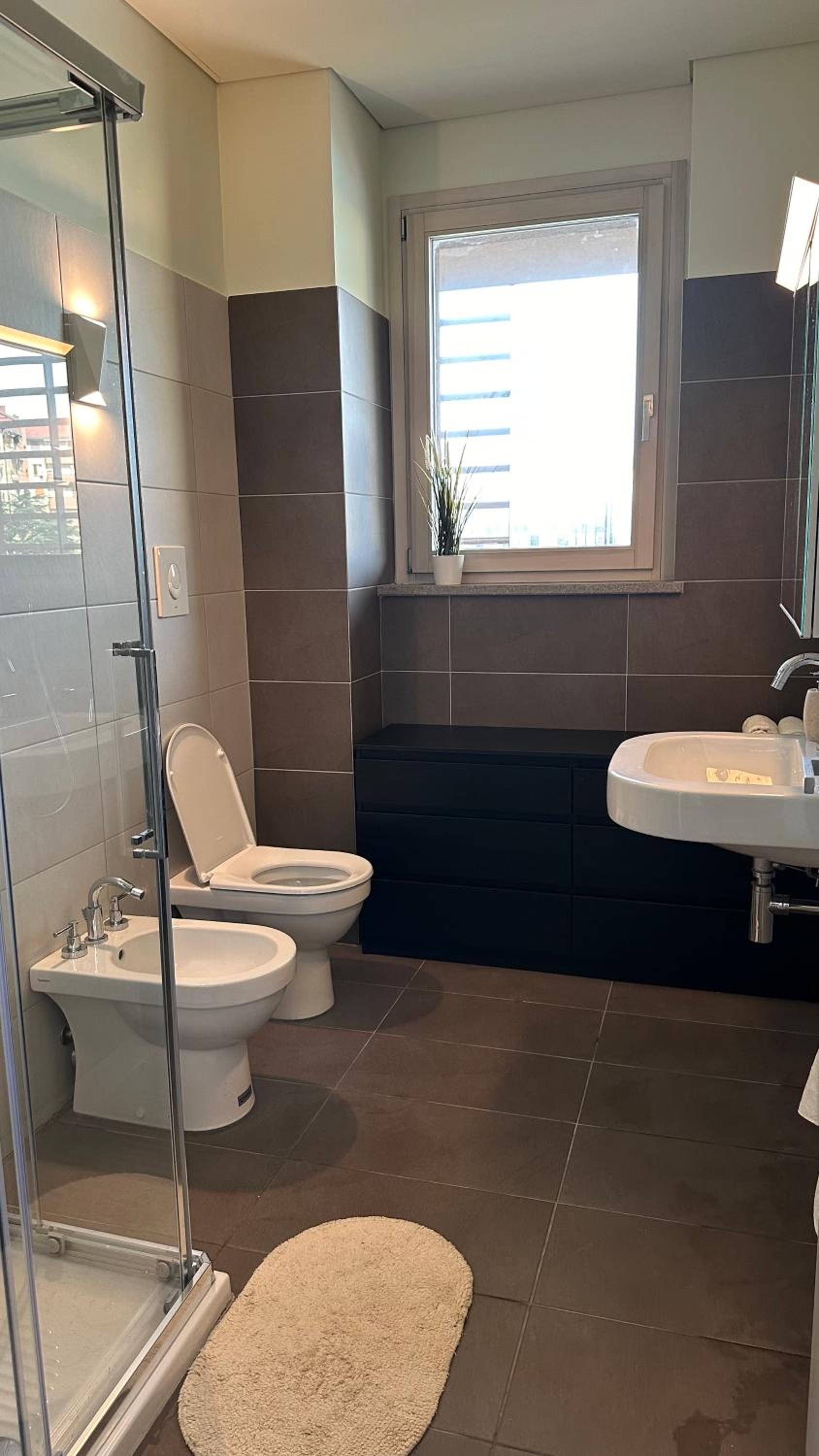 GIAX Tower Premium Modern Milanese Flat with Gym Pool view & Box