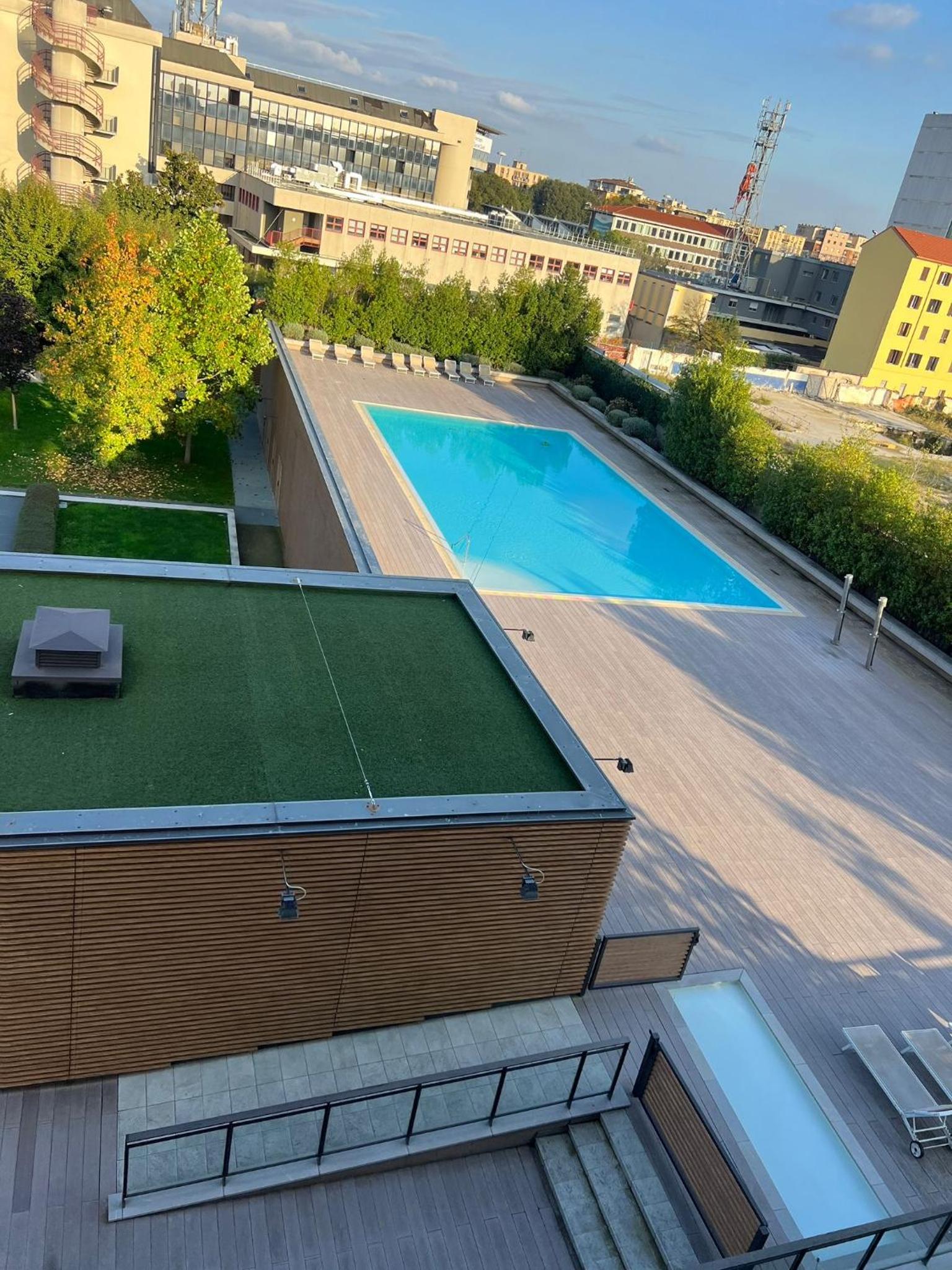 GIAX Tower Premium Modern Milanese Flat with Gym Pool view & Box
