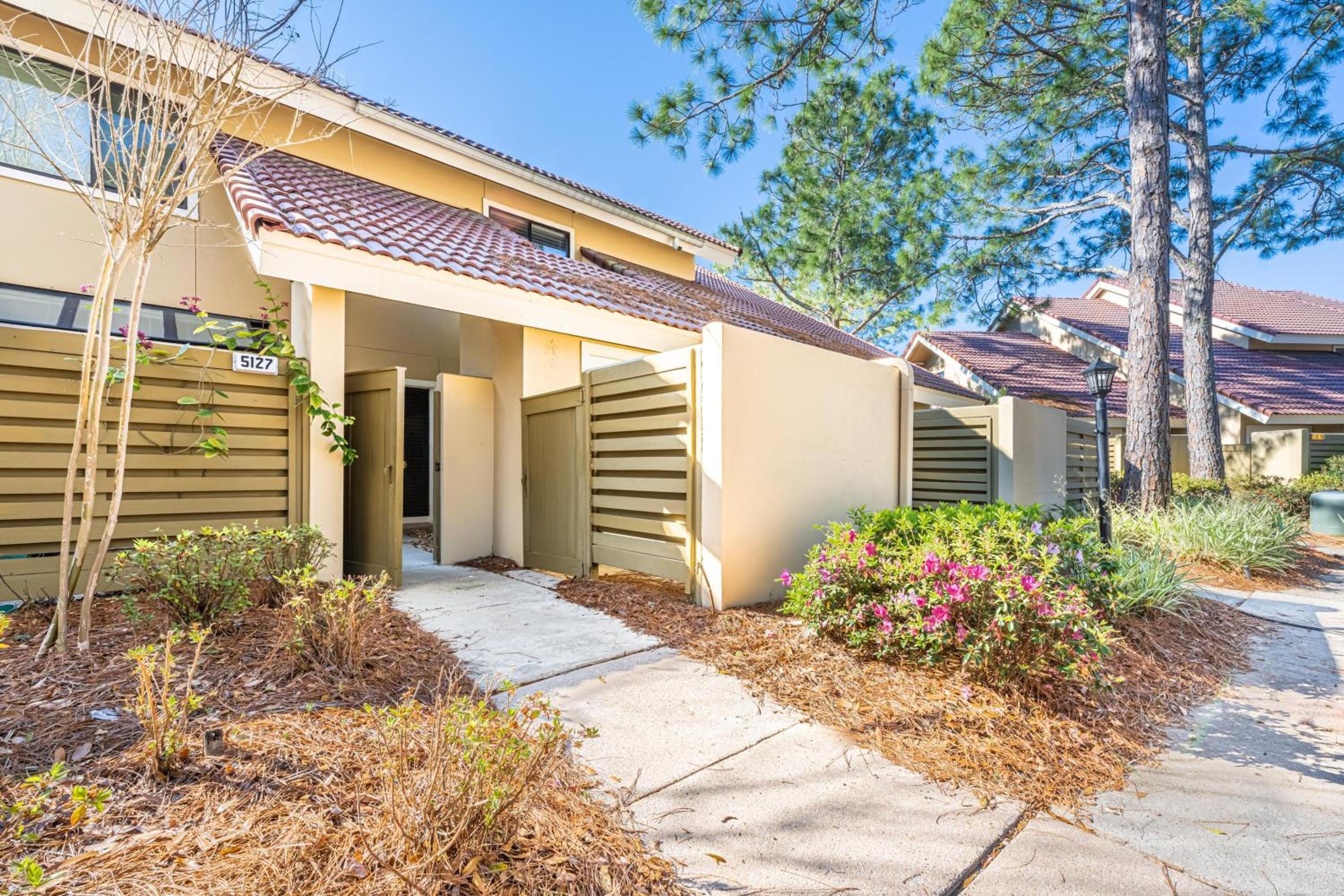 Hotel Beachwalk Villa 5127 - Image 1