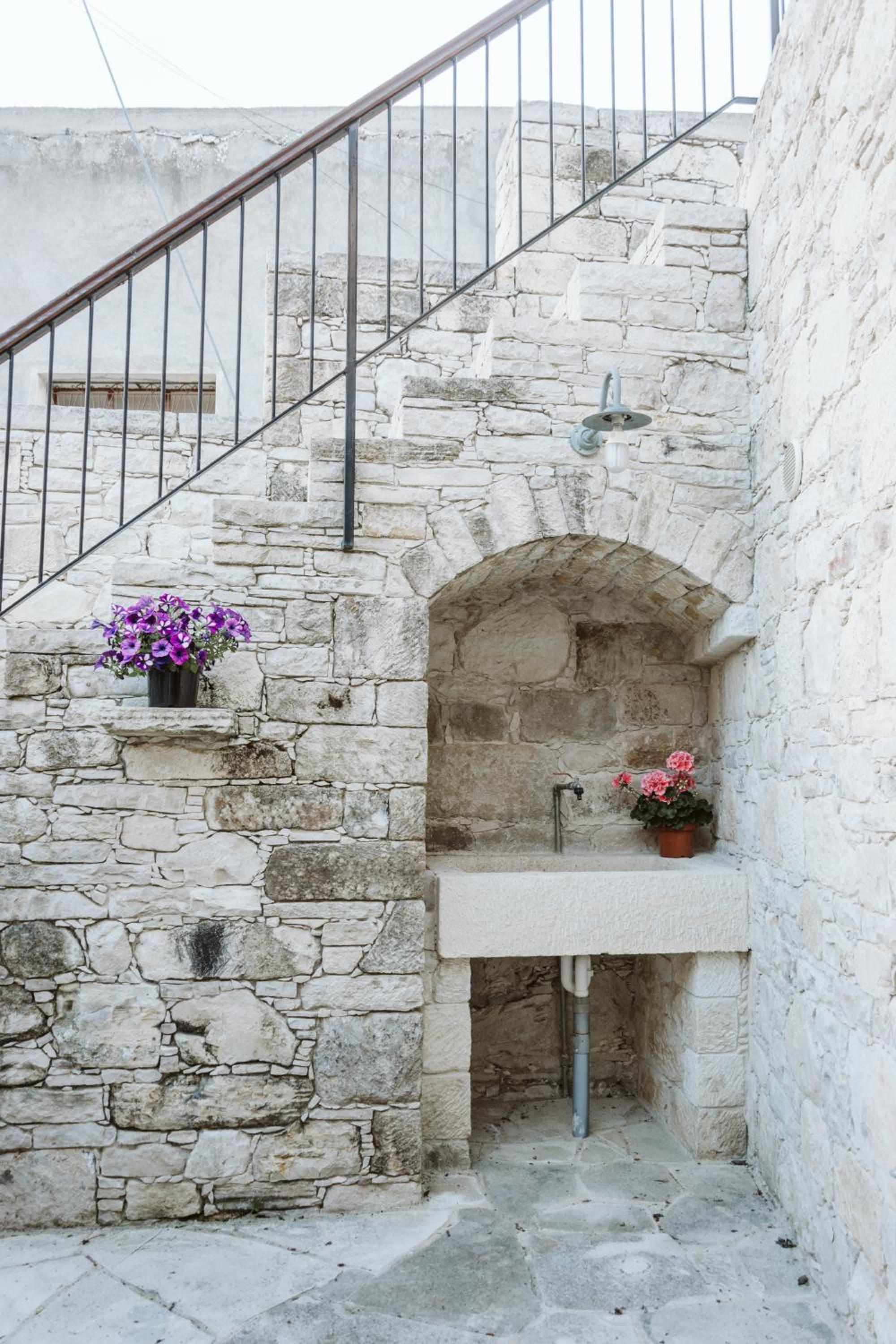 Ariadni Cottage