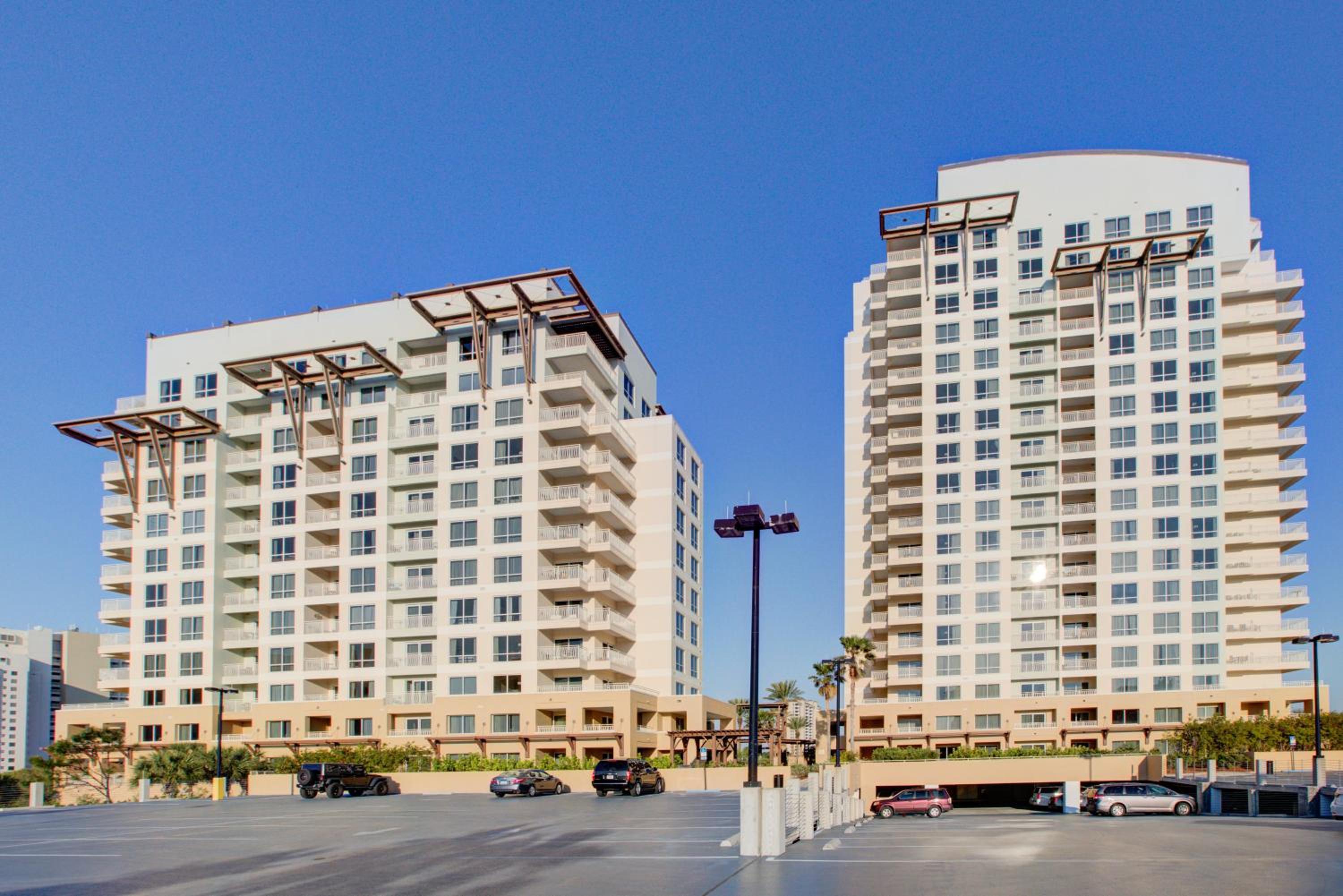 Hotel Luau I 79057 - Image 1