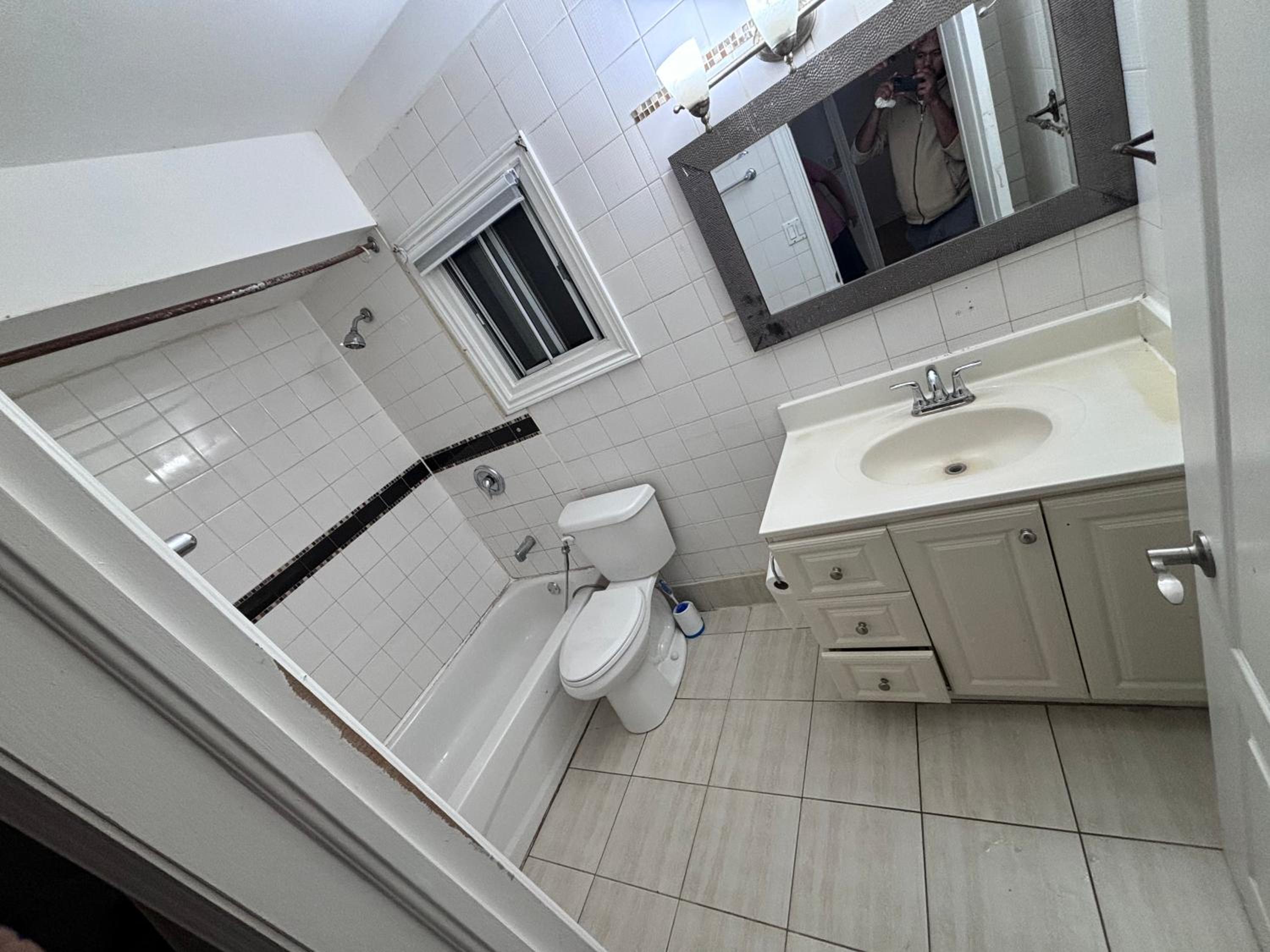 3bed bungalow,full privacy,Free parking, late checkin possible