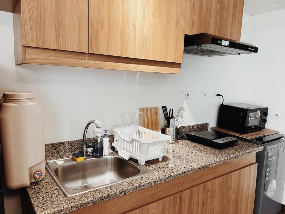 Staycation 1br Prisma Residence near BGC &Ortigas view 2