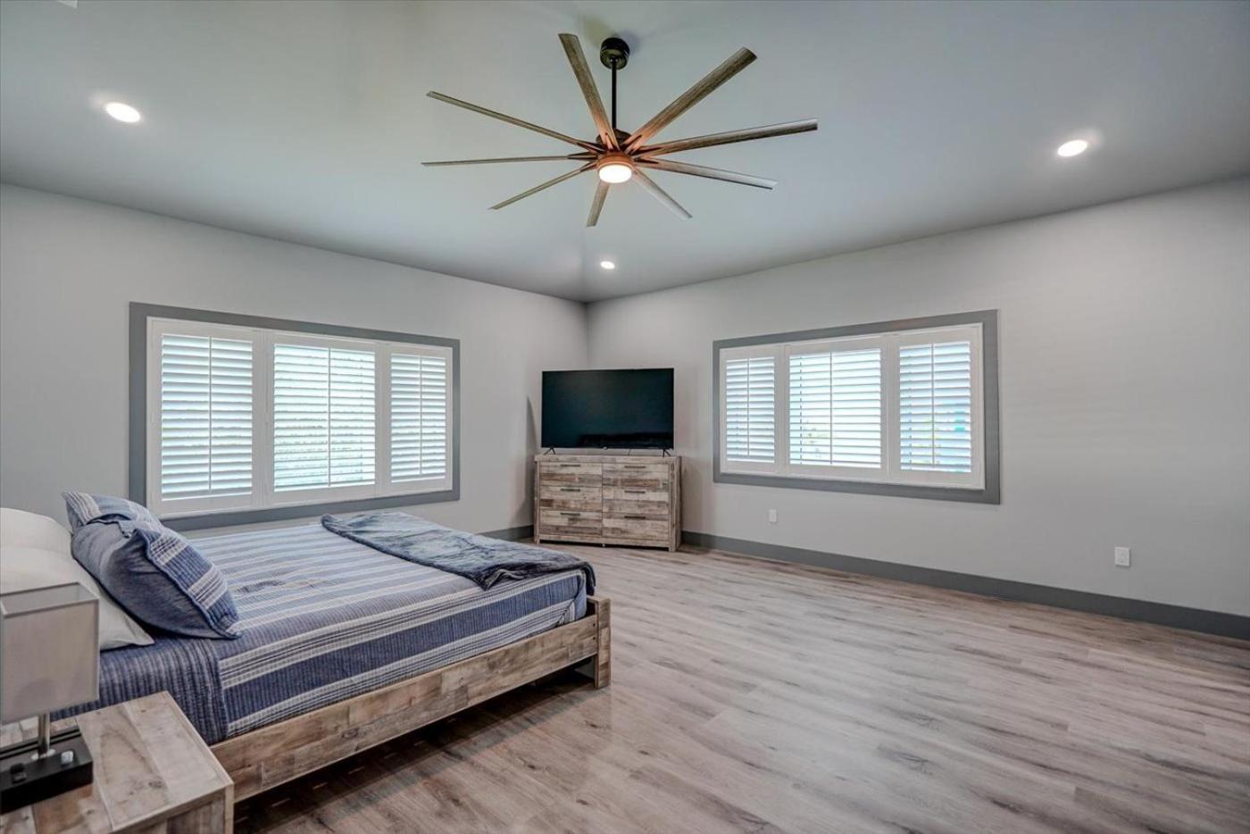 836 San Carlos Drive- perfect getaway! view 4