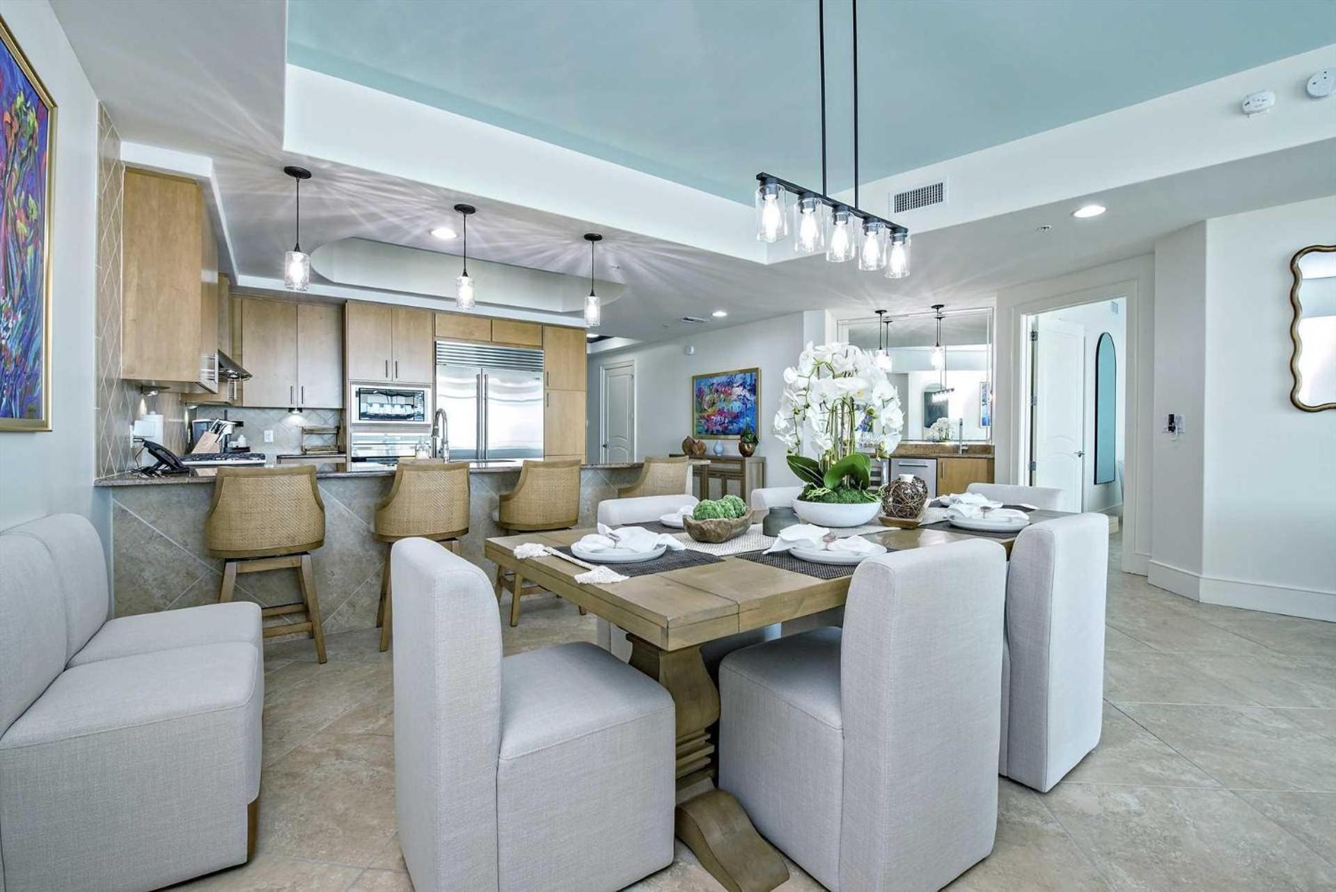 Turquoise Place C2102 view 4