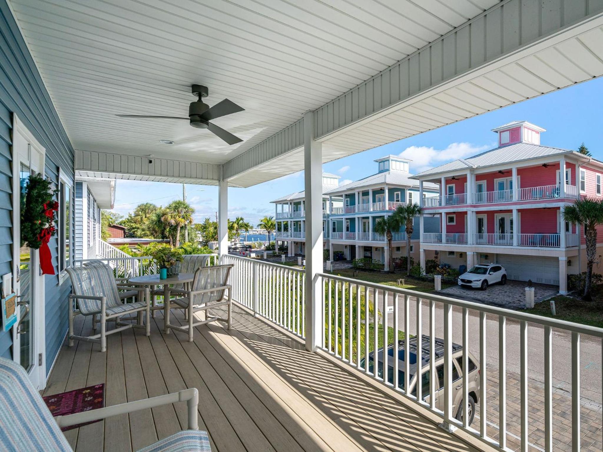 Charming 3BR, Heated Pool, Beach Access, Dog Perks