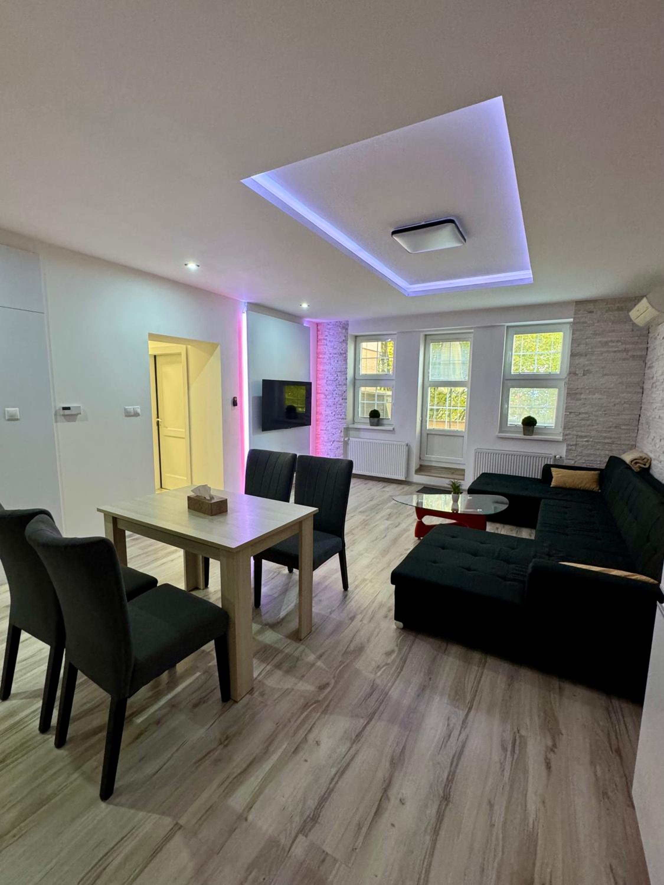 Hotel Apartmán v srdci Piešťan s parkovaním zdarma - Image 1