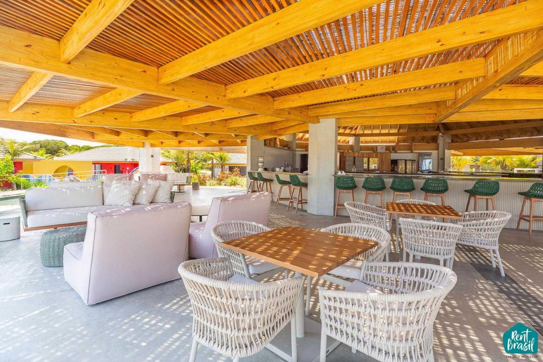 Modern duplex house with pool in Praia do Forte