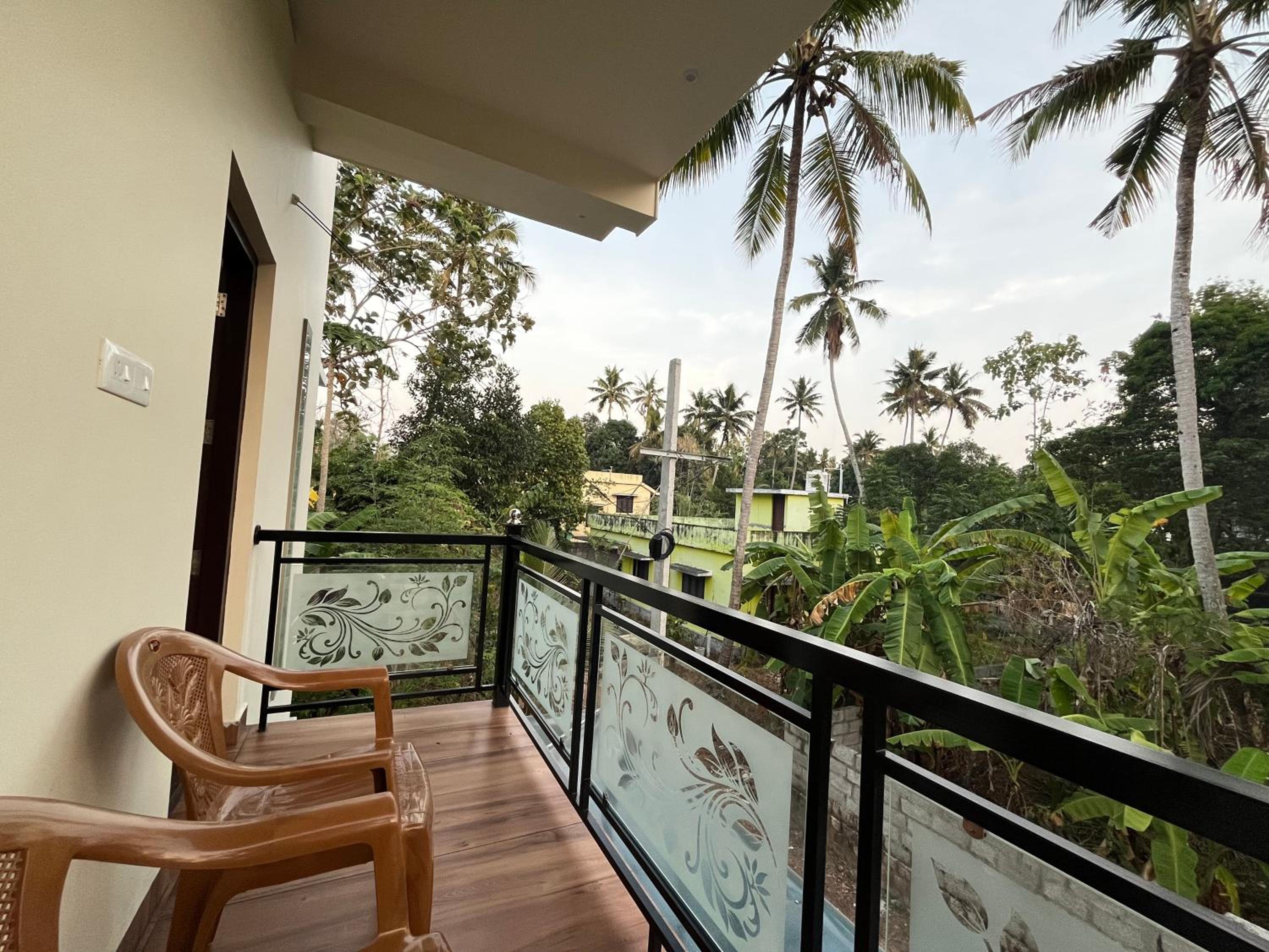 BeachHaus 1 - 10MinCliff AC 2BHK flat in 4BHK House view 5