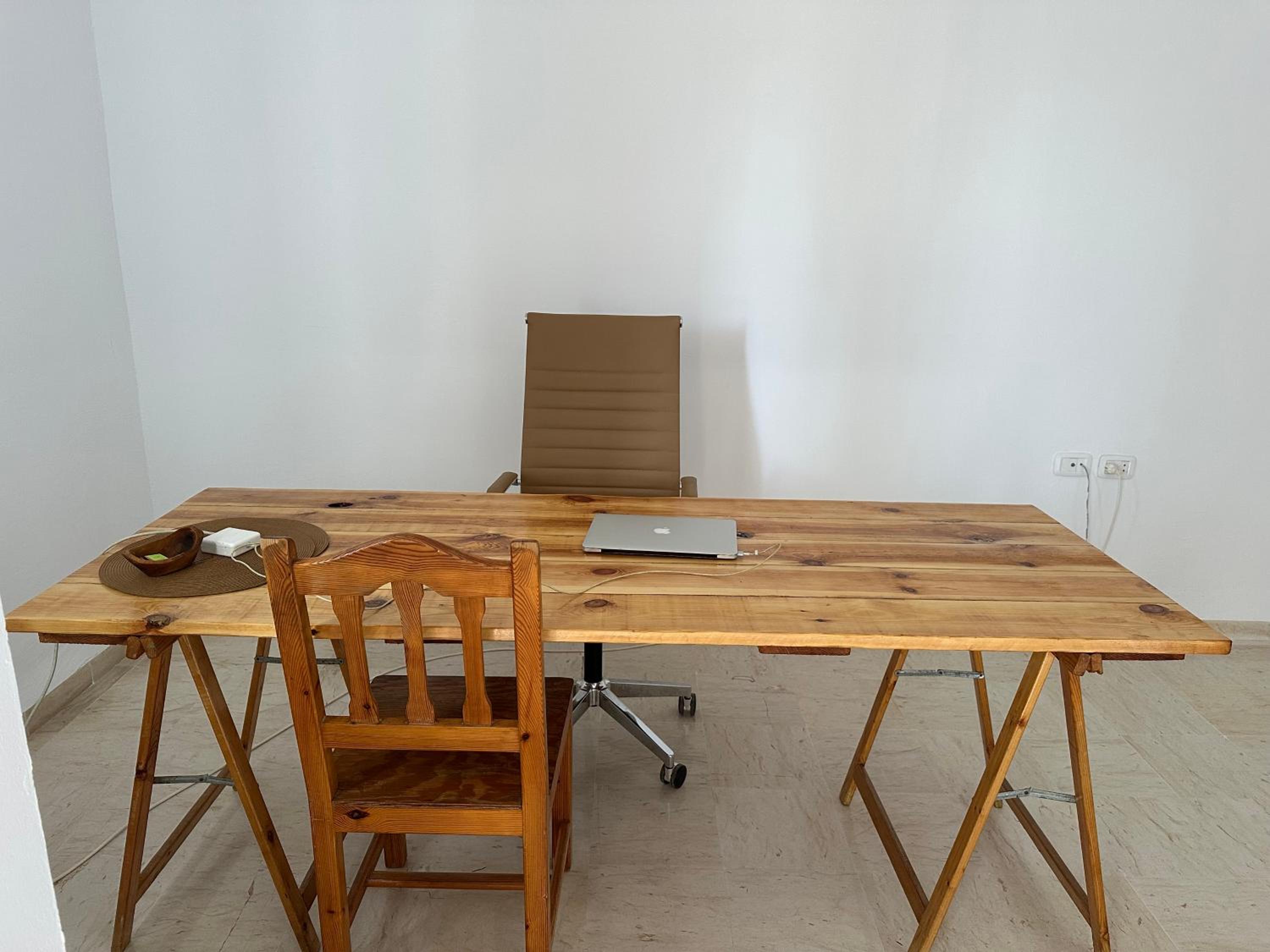 Single Room downtown La Marsa- Near the Sea view 3