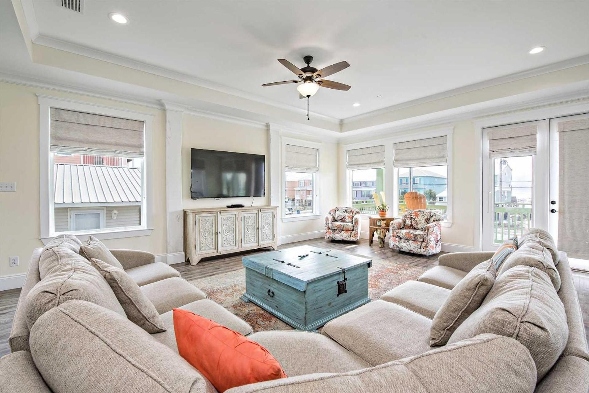 Nice N Breezy 7 bedroom view 3