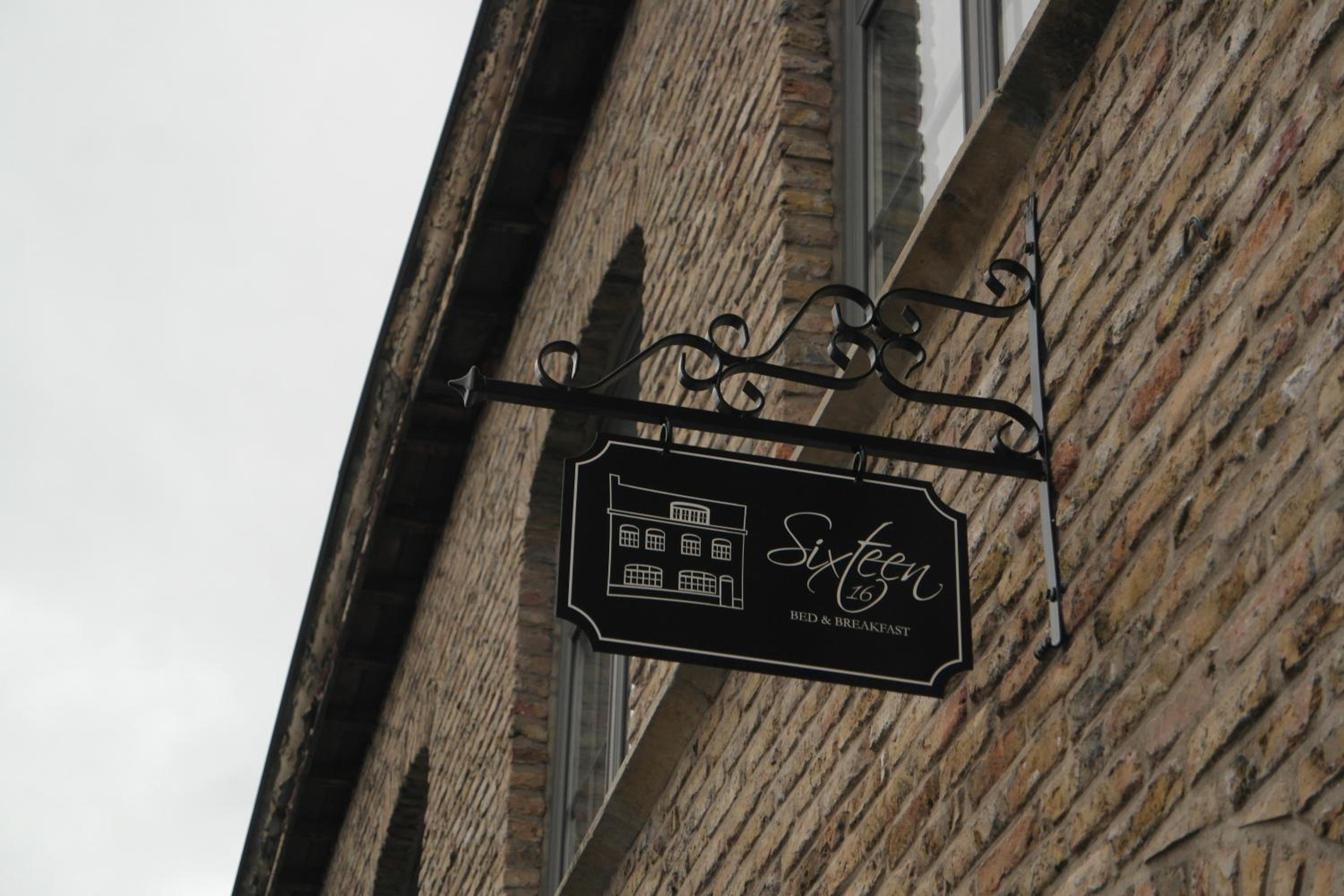 B&B Sixteen