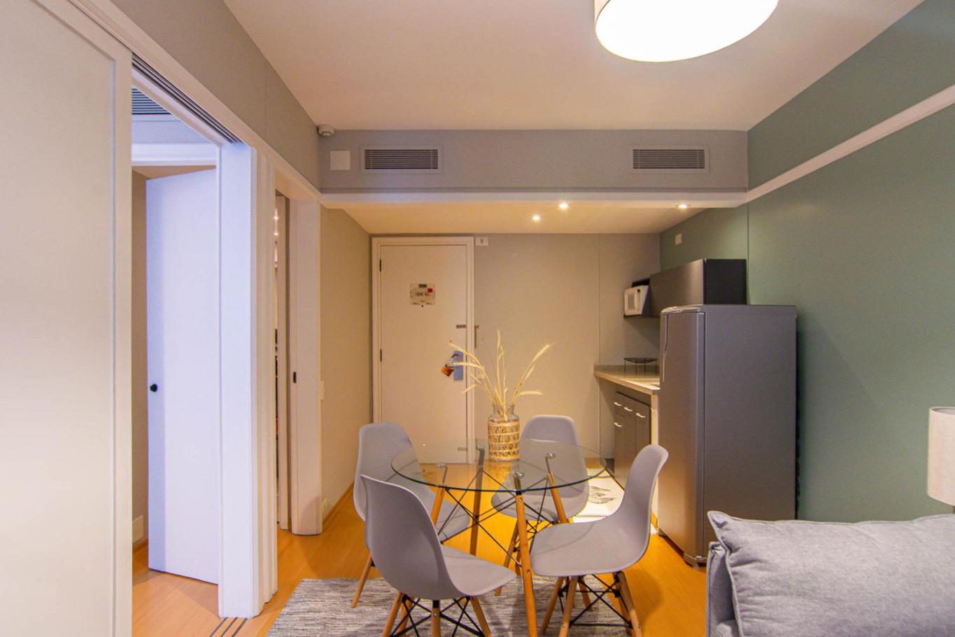 Apart-hotel c espaco home office c boa localizacao