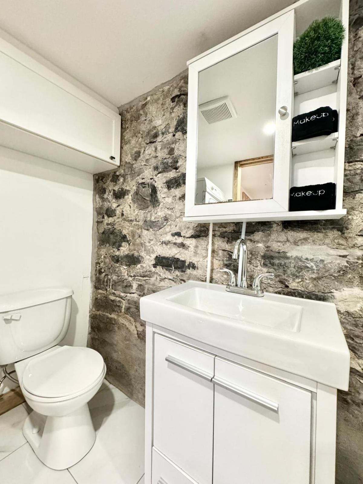 Loft The Montcalm -2 min Falls - Free Parking