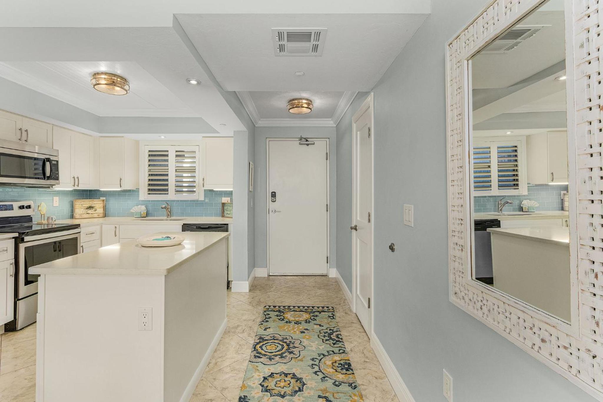 Beachfront Condo: Gulf & Bay Views, Pool, Downtown view 5