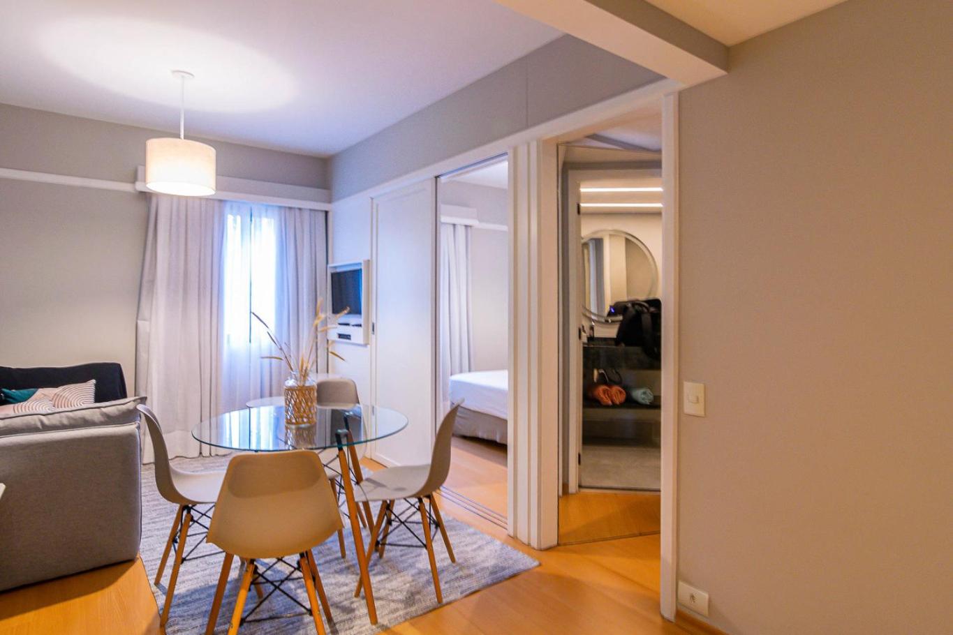 Apart-hotel c espaco home office c boa localizacao