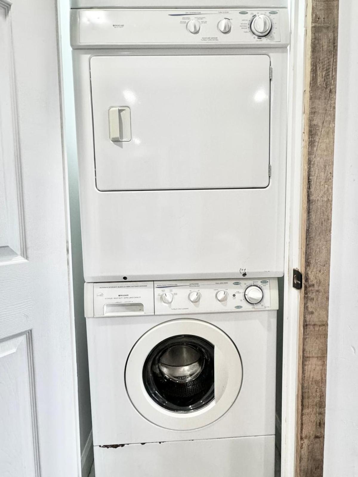 Le Wolfe - 2 Bedrooms - 2 min Falls - Free Parking
