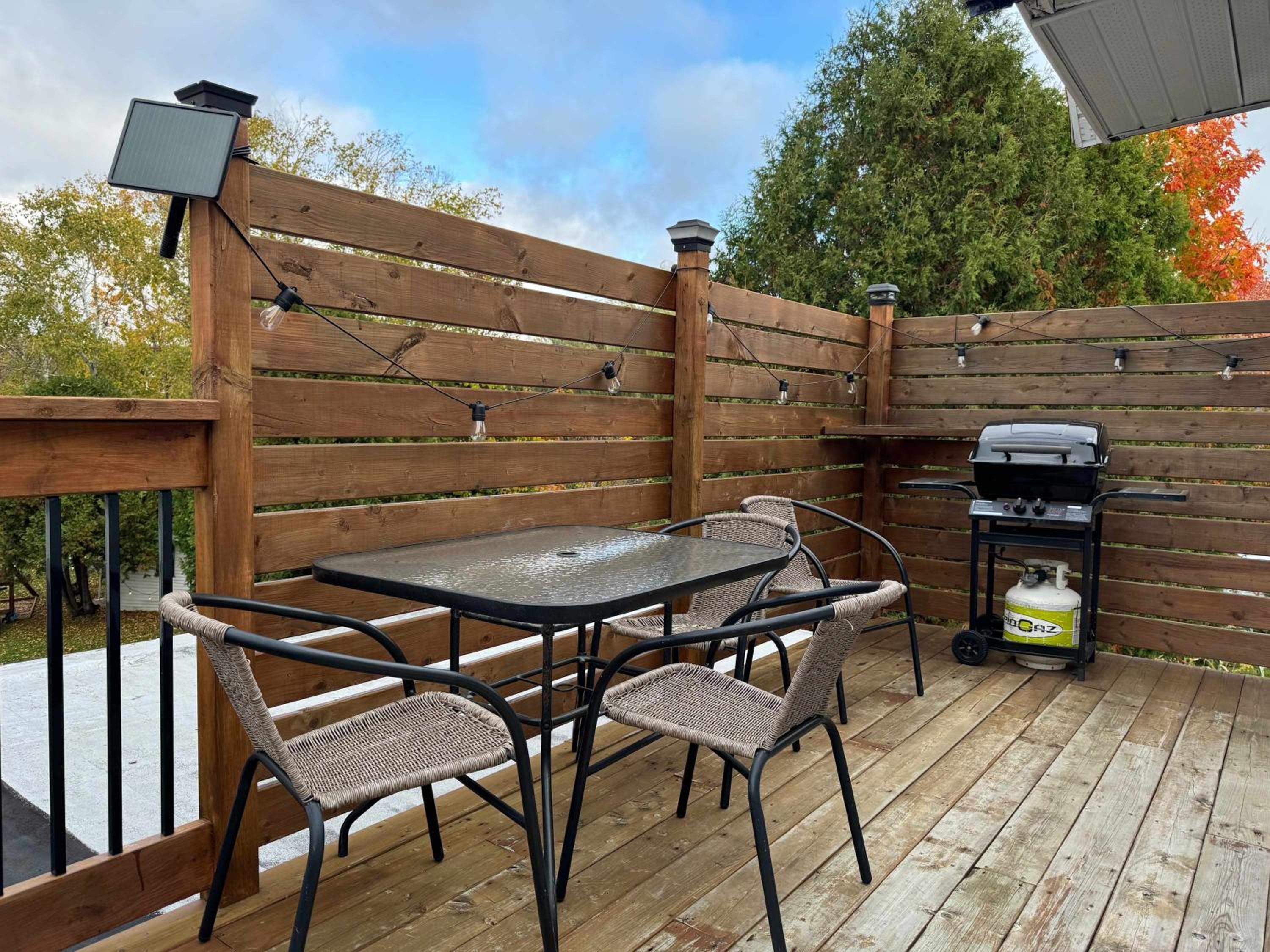 Le Wolfe - 2 Bedrooms - 2 min Falls - Free Parking