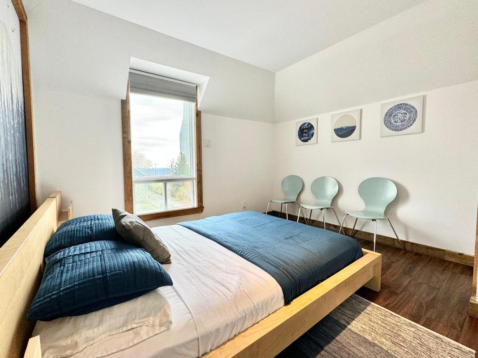 Le Wolfe - 2 Bedrooms - 2 min Falls - Free Parking