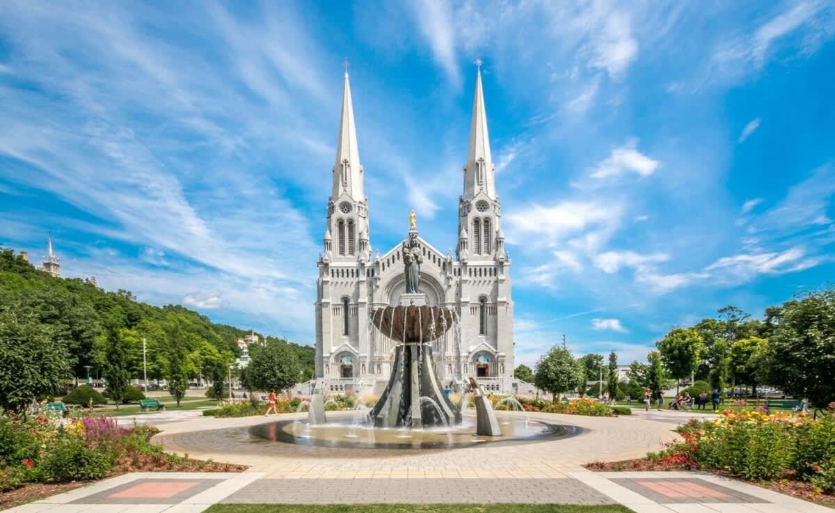 L'Escapade Champlain - 2 Min Falls - Free Parking