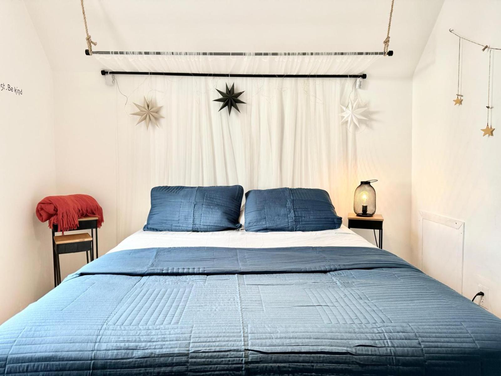 Le Wolfe - 2 Bedrooms - 2 min Falls - Free Parking
