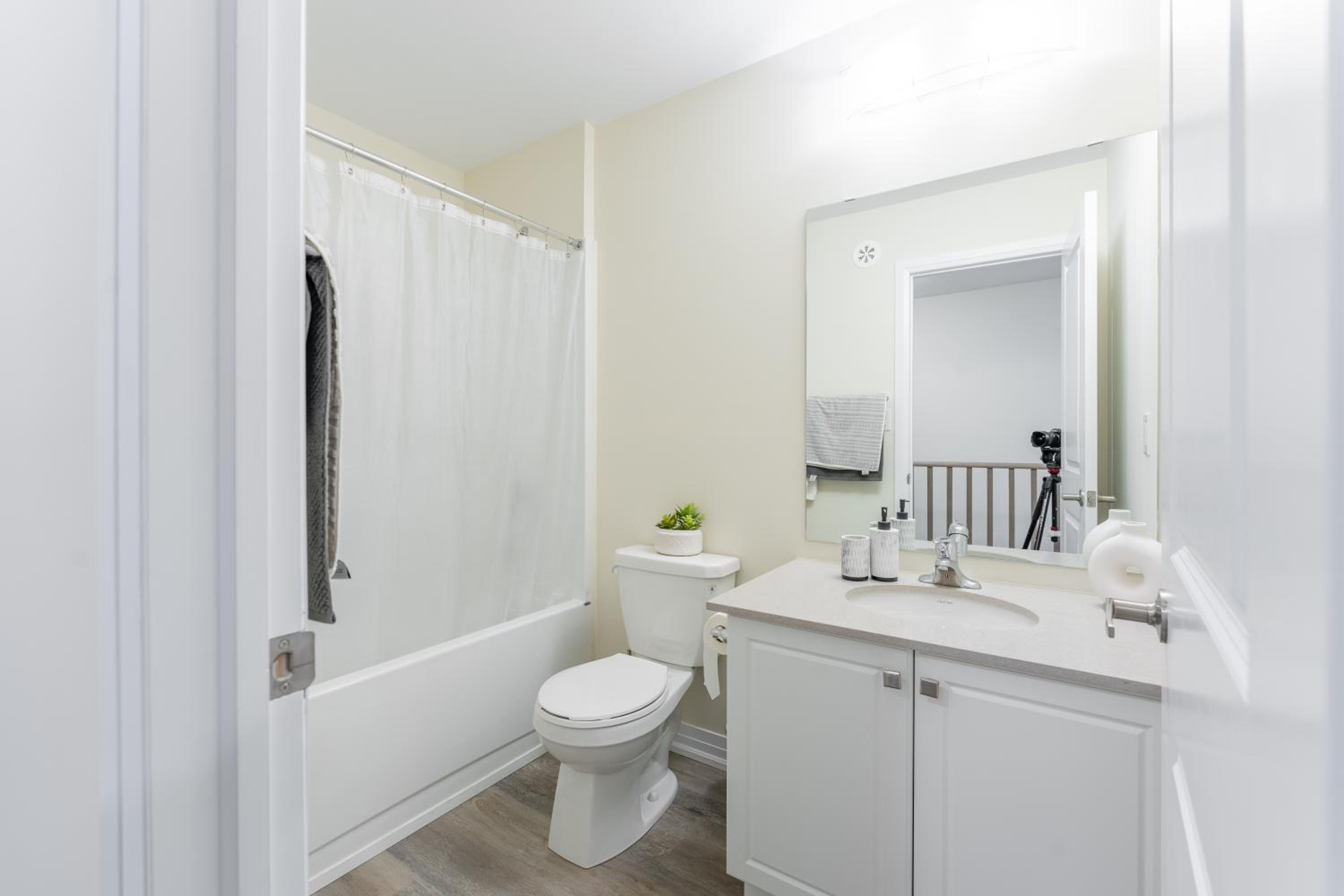 New 3 Bed House - Golf & Waterfalls in Stoney Creek