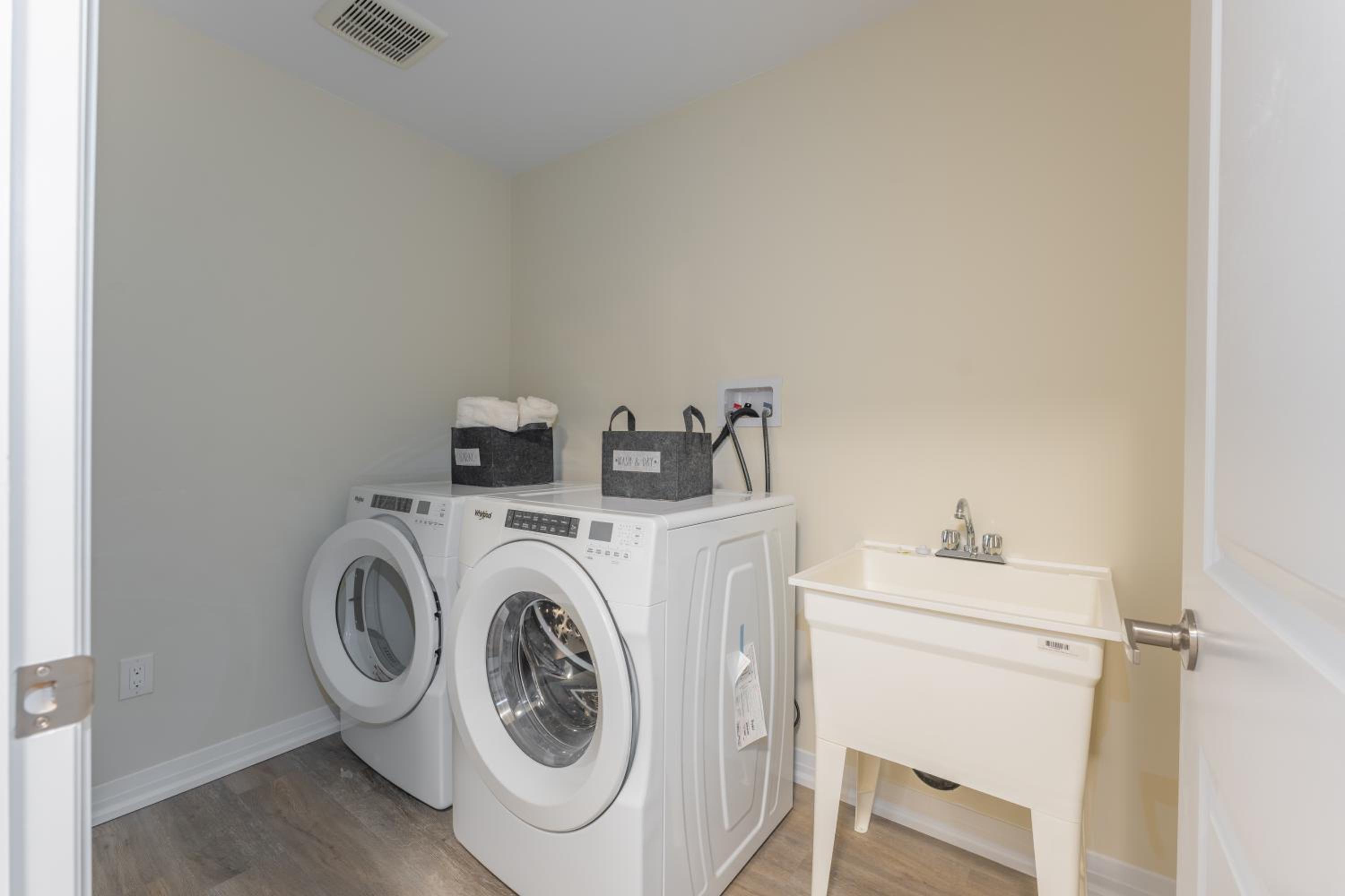 New 3 Bed House - Golf & Waterfalls in Stoney Creek