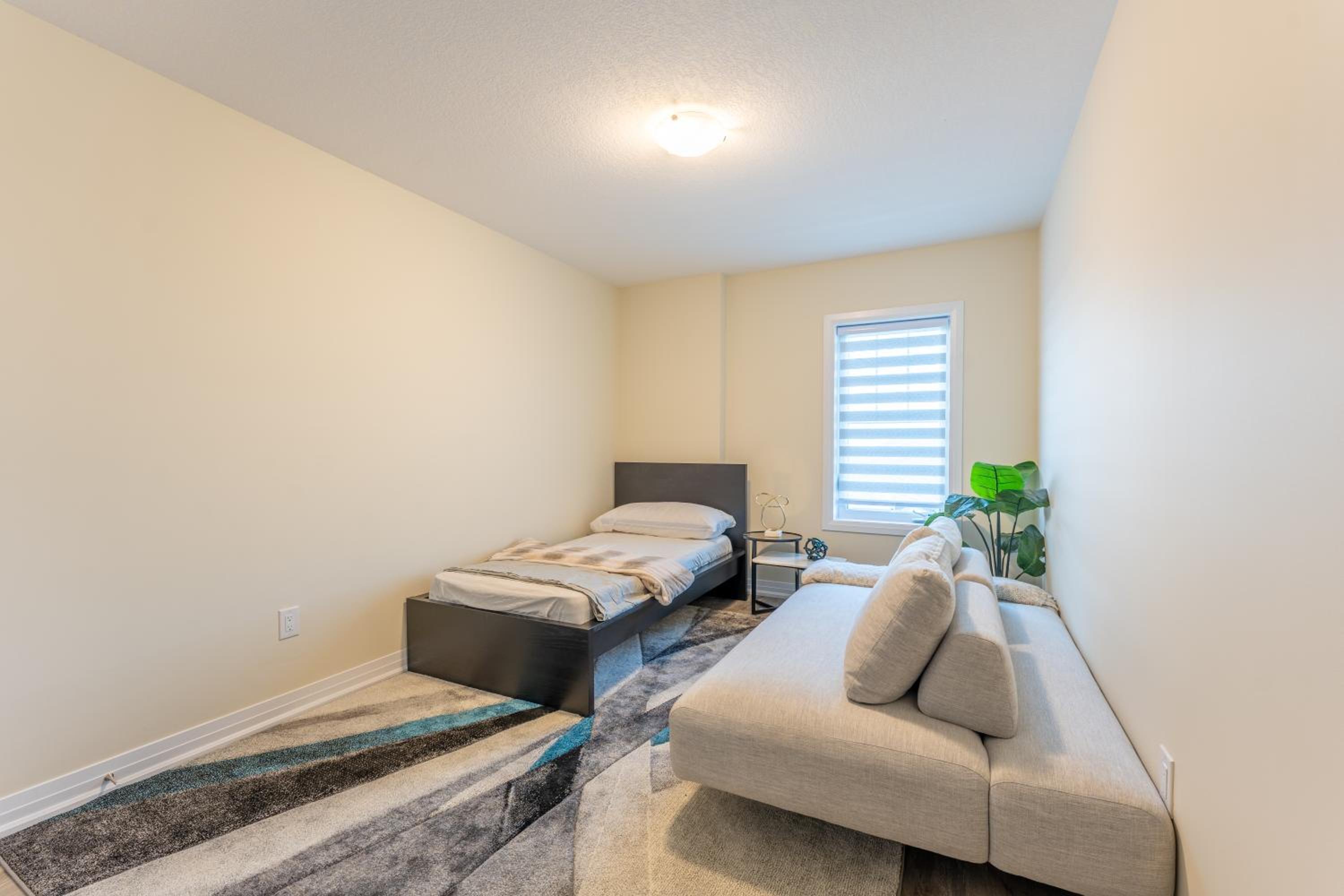 New 3 Bed House - Golf & Waterfalls in Stoney Creek