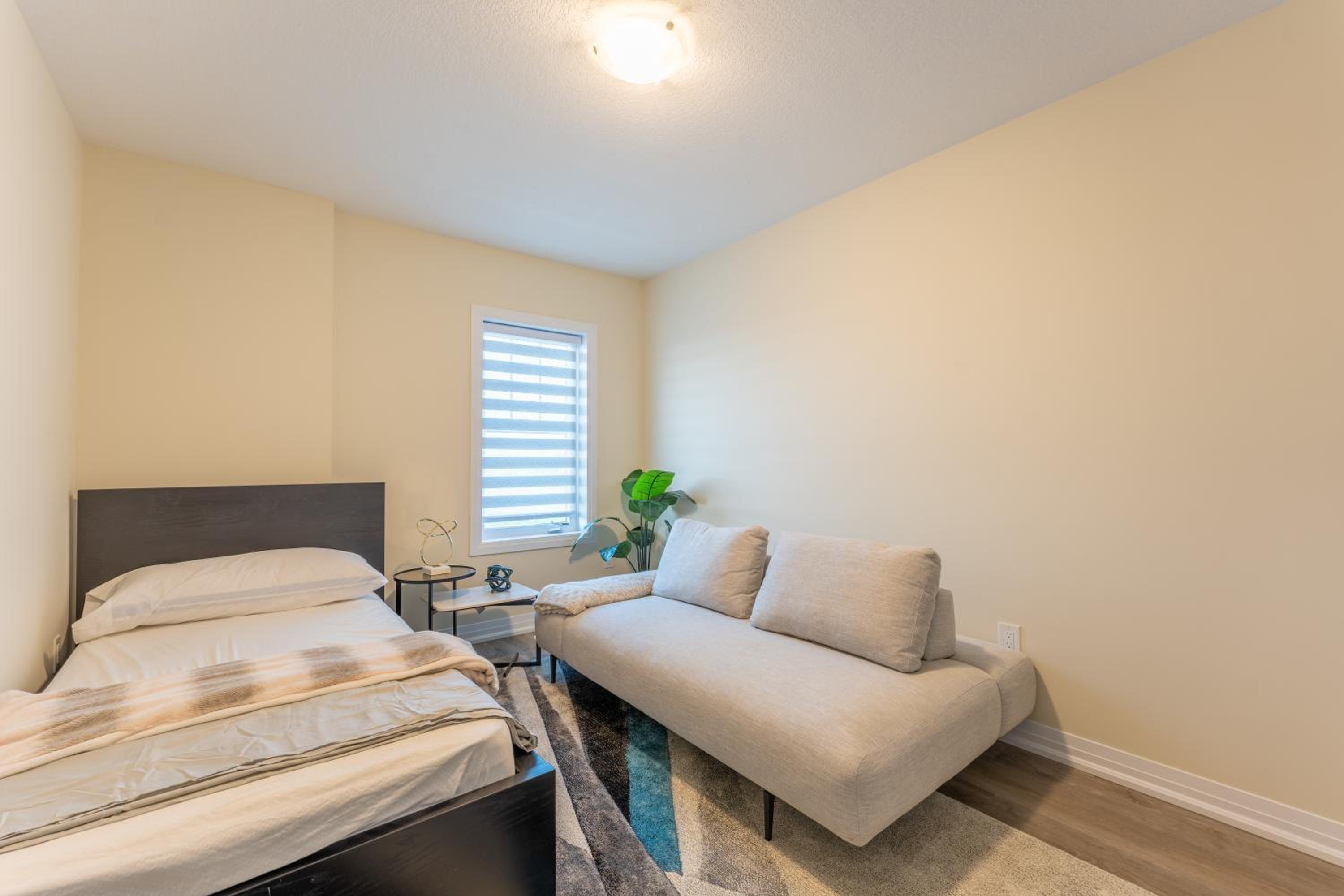 New 3 Bed House - Golf & Waterfalls in Stoney Creek