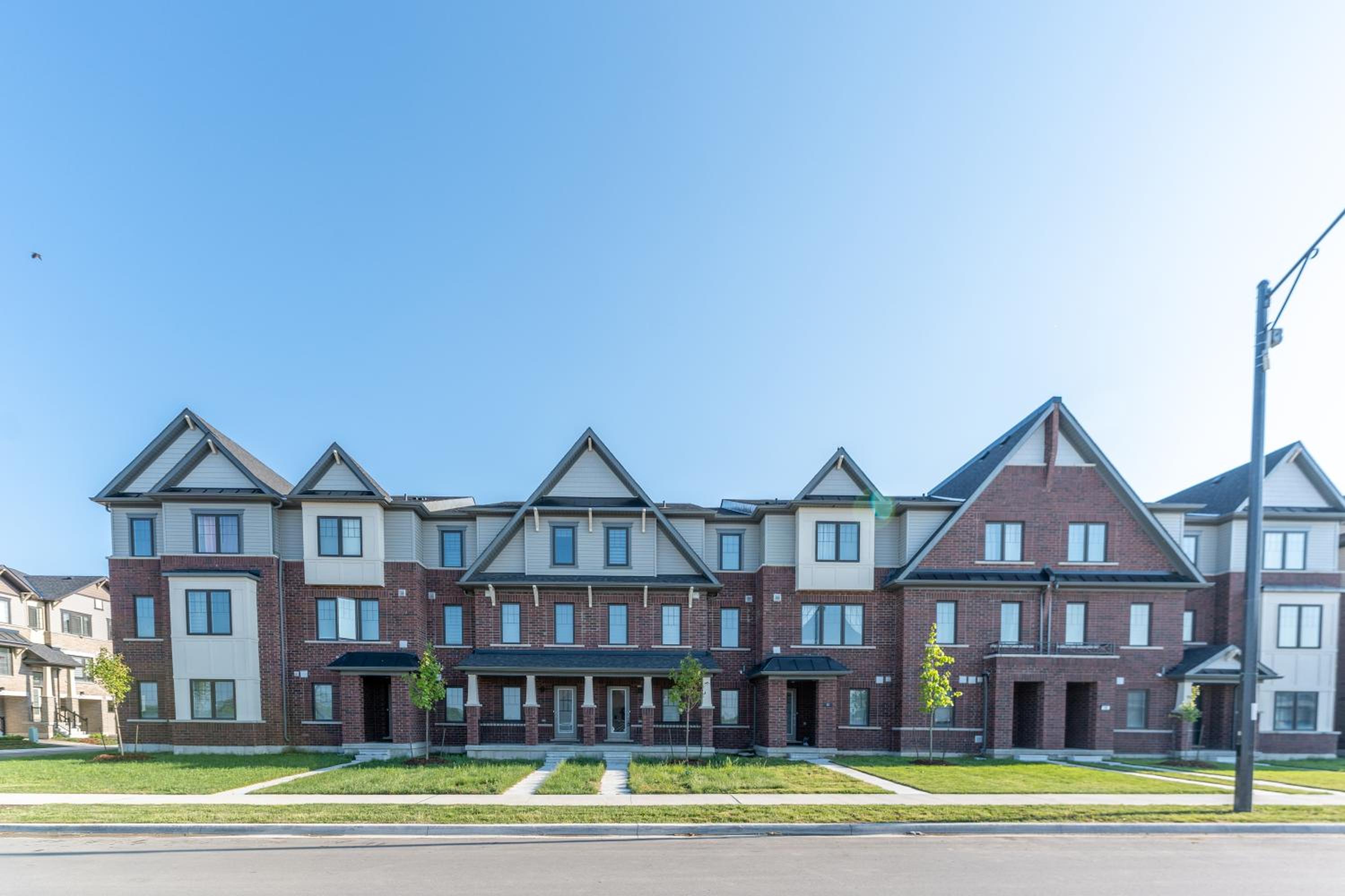 New 3 Bed House - Golf & Waterfalls in Stoney Creek