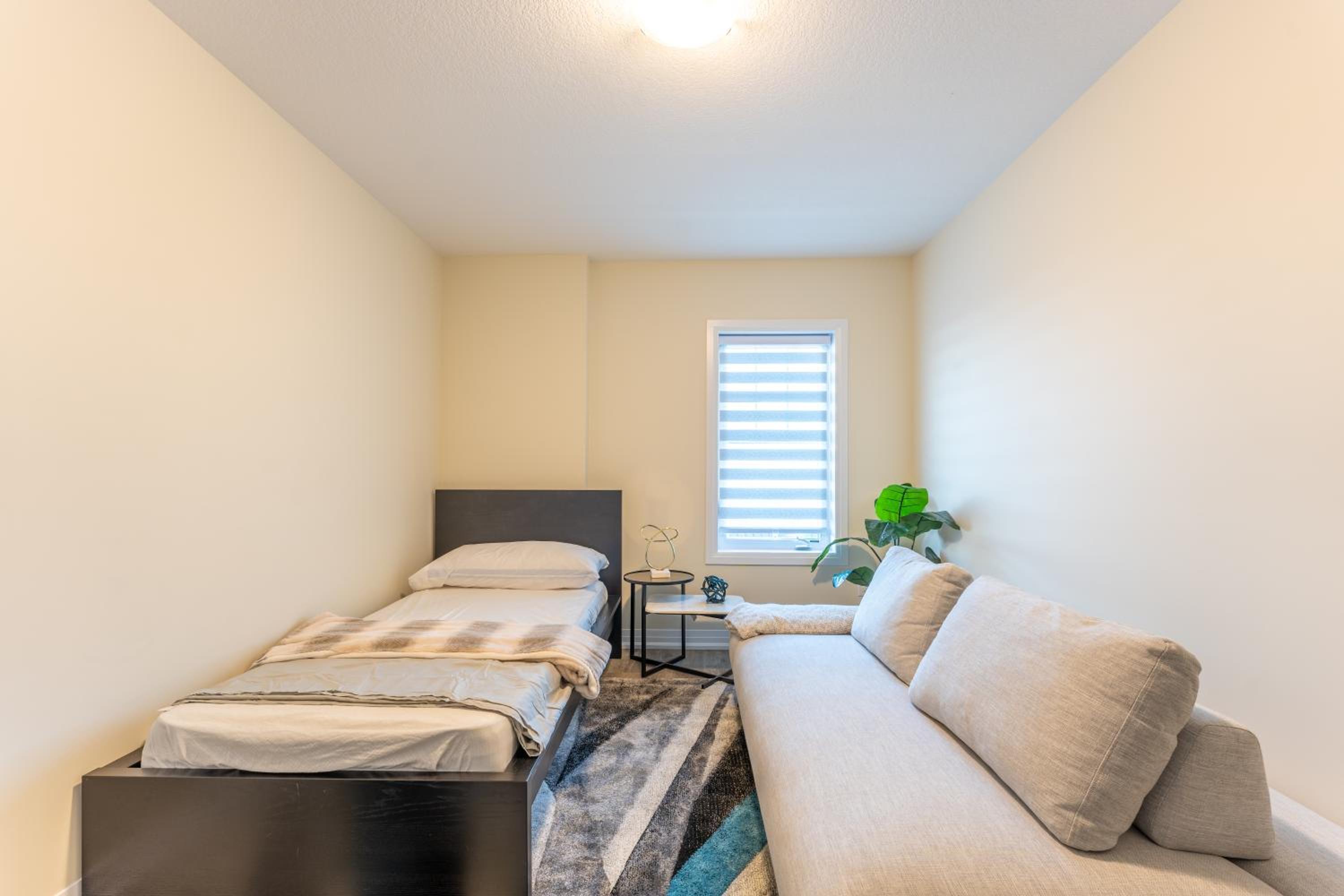 New 3 Bed House - Golf & Waterfalls in Stoney Creek