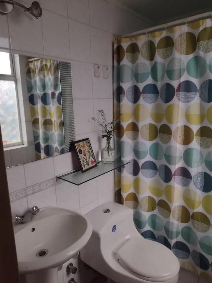 Amplia habitación con baño privado en mi casa