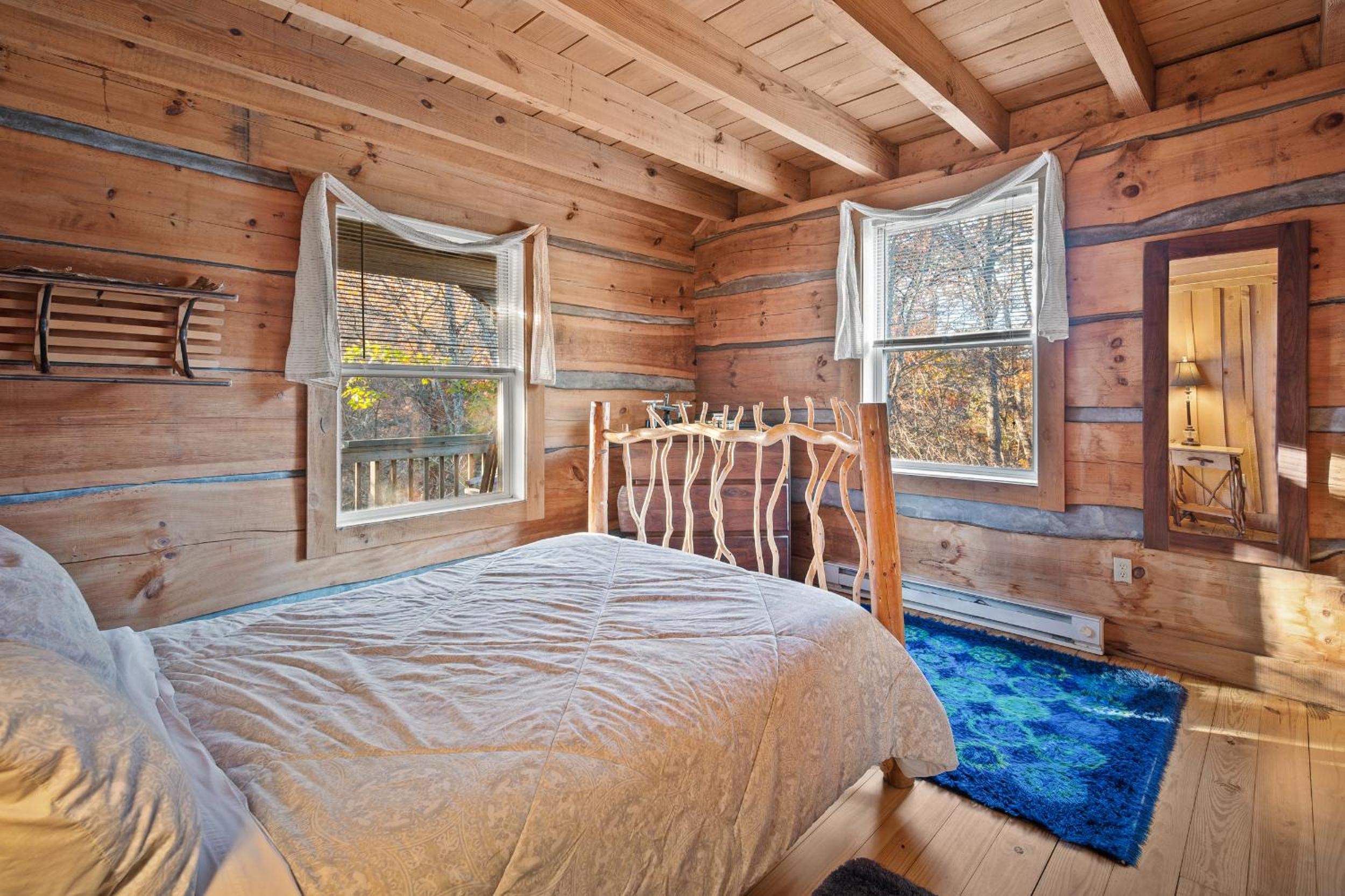 Gorgeous Log Cabin - Wineries, Dan River, Hiking view 5