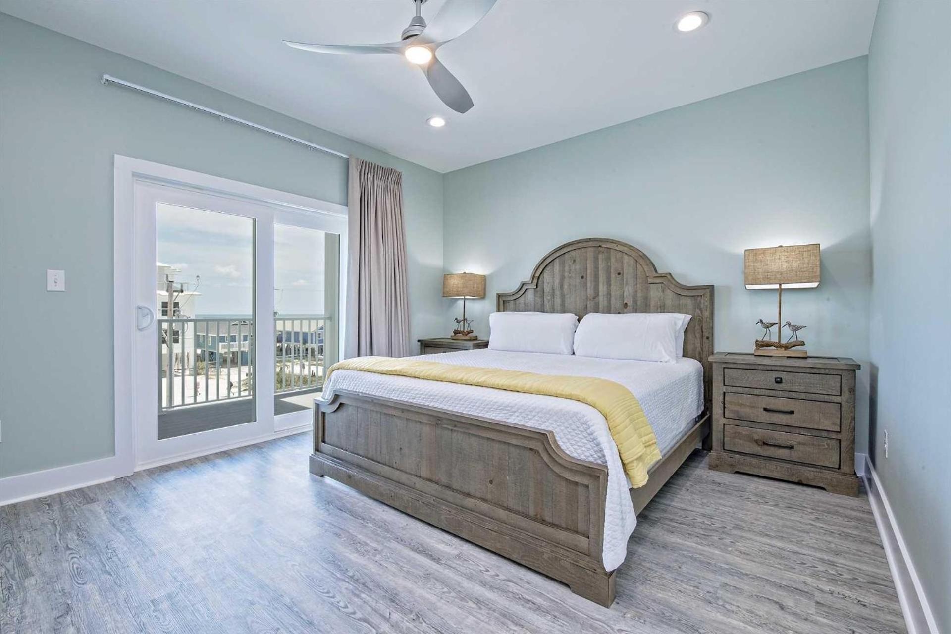 Absolutely Beachy 5 Bedroom Lockout